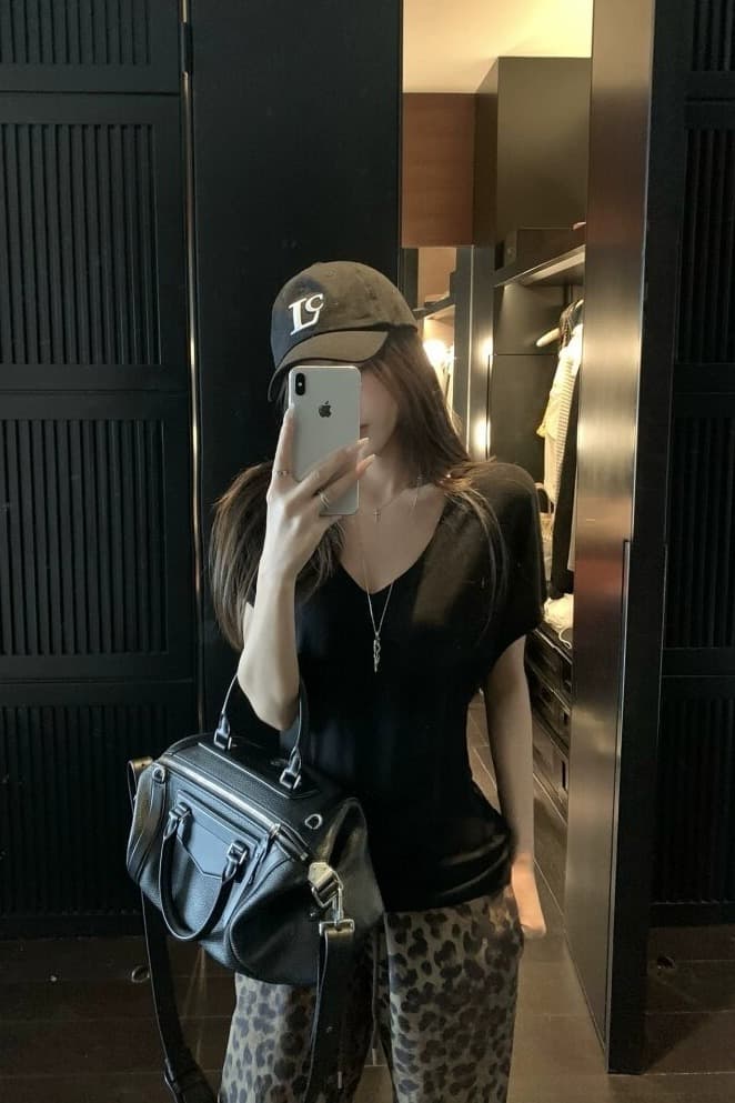 화이트 V넥 반팔 티셔츠 여성 여름 프랑스식 한 부서 루즈핏 슬림해 보이는 품격 캐주얼 느긋한 바람 느슨함 센스 맨위 이미지 6