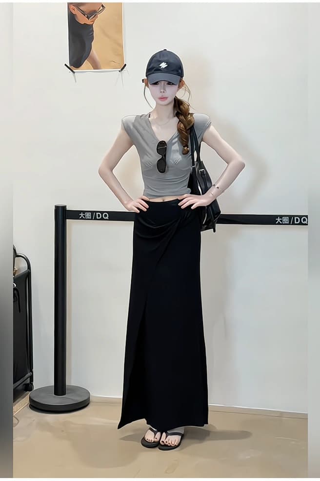 순수한 욕망 바람 V넥 작은 날다 소매 몸매 가꾸기 슬림해 보이는 티셔츠 여성 여름 새로운 불규칙 트임 비틀림 반신 치마 세트 이미지 7