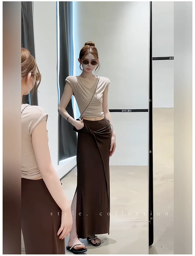 순수한 욕망 바람 V넥 작은 날다 소매 몸매 가꾸기 슬림해 보이는 티셔츠 여성 여름 새로운 불규칙 트임 비틀림 반신 치마 세트 상세 이미지 3