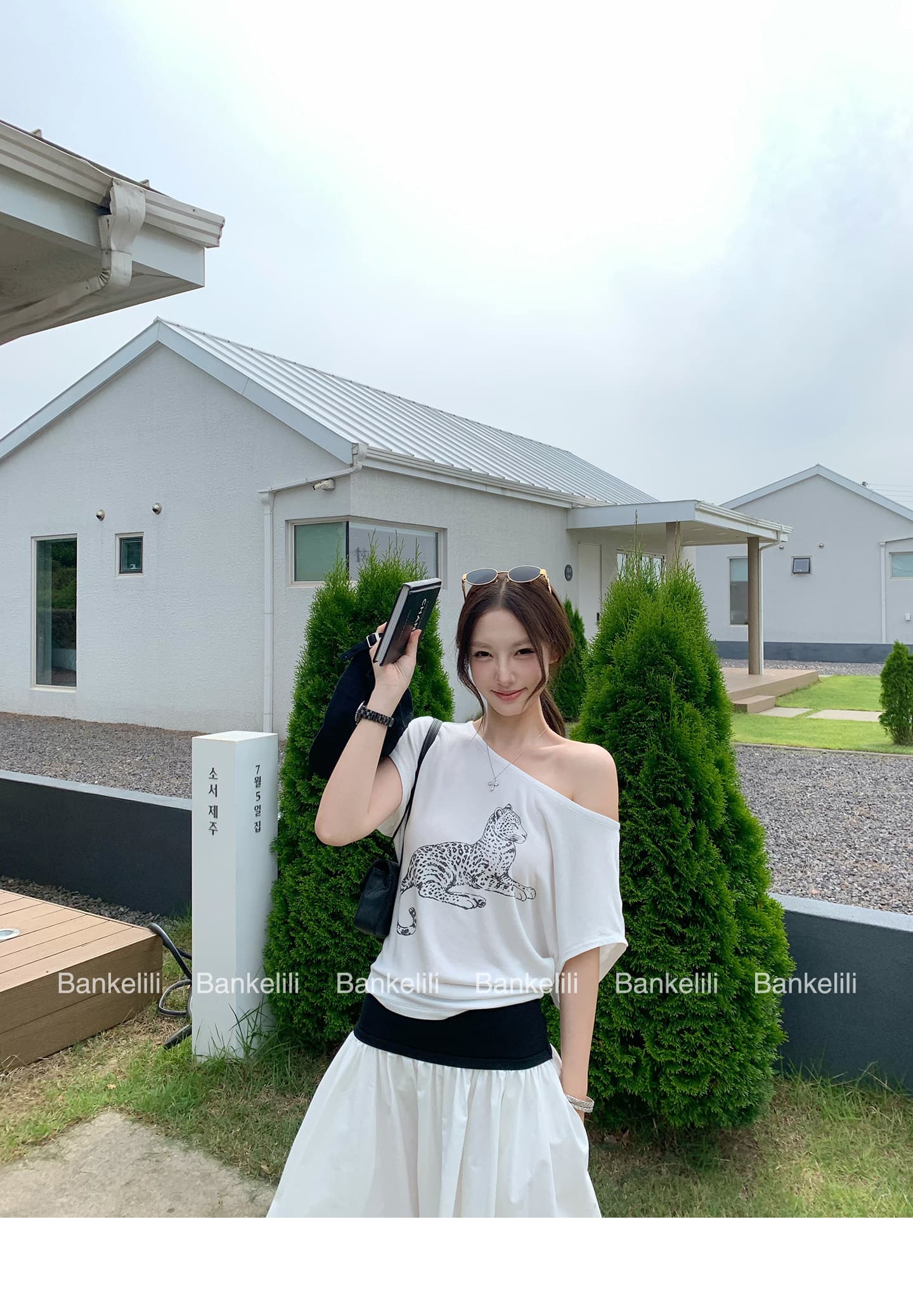 밤나무 코코아 bankelili 느긋한 표범 표범 82 블루 좋은 모달 주간 실크 양모 레오파드 무늬 비스듬한 어깨 티셔츠 여성 상세 이미지 26