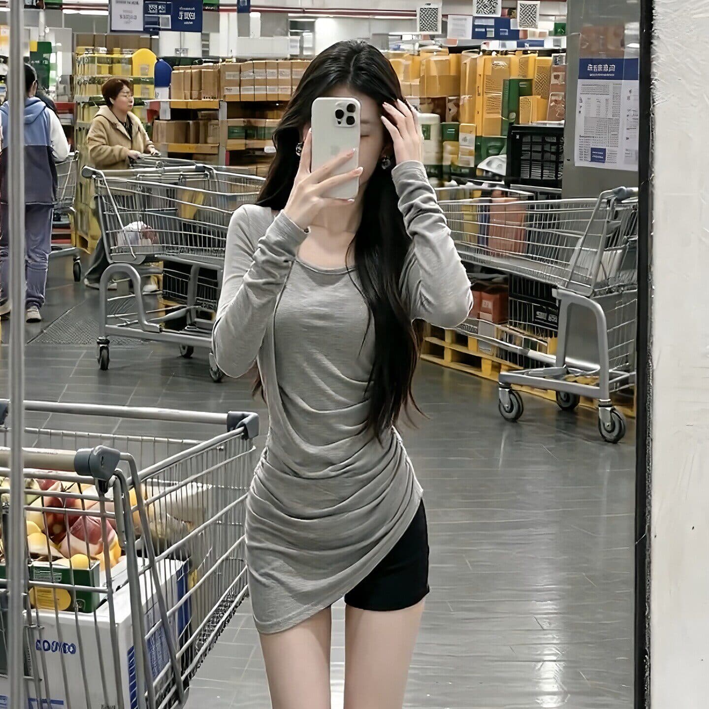 섹시함 로얄 자매 바람 회색 비스듬한 어깨 긴팔 티셔츠 여성 여름 새로운 디자인 센스 주름 허리 수축 중간 길이 맨위 상세 이미지 4