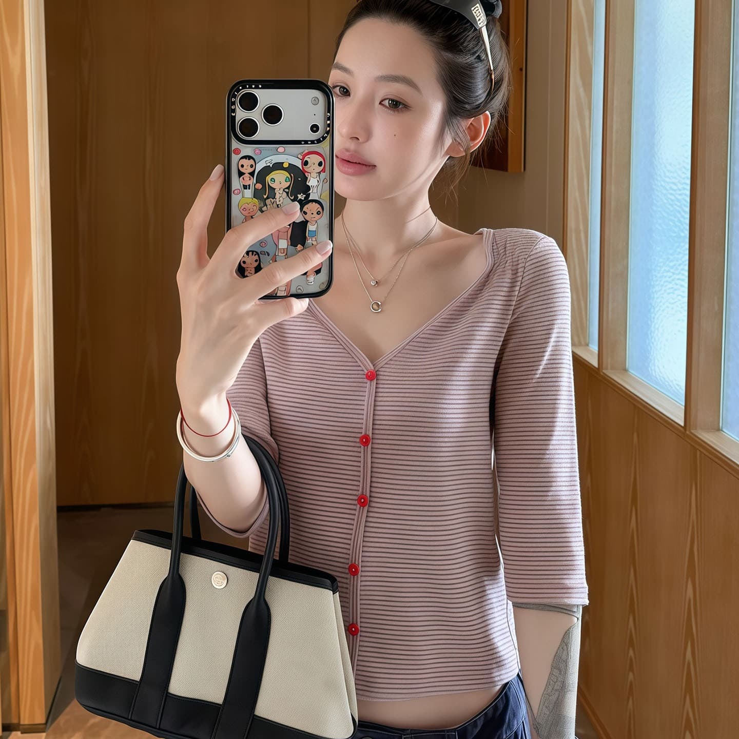 느긋한 바람 스트라이프 V넥 7부 소매 싱글 줄 버튼 티셔츠 여성 여름 착용 가져 가라. 디자인 센스 캐주얼 다용도 패션 맨위 이미지 6