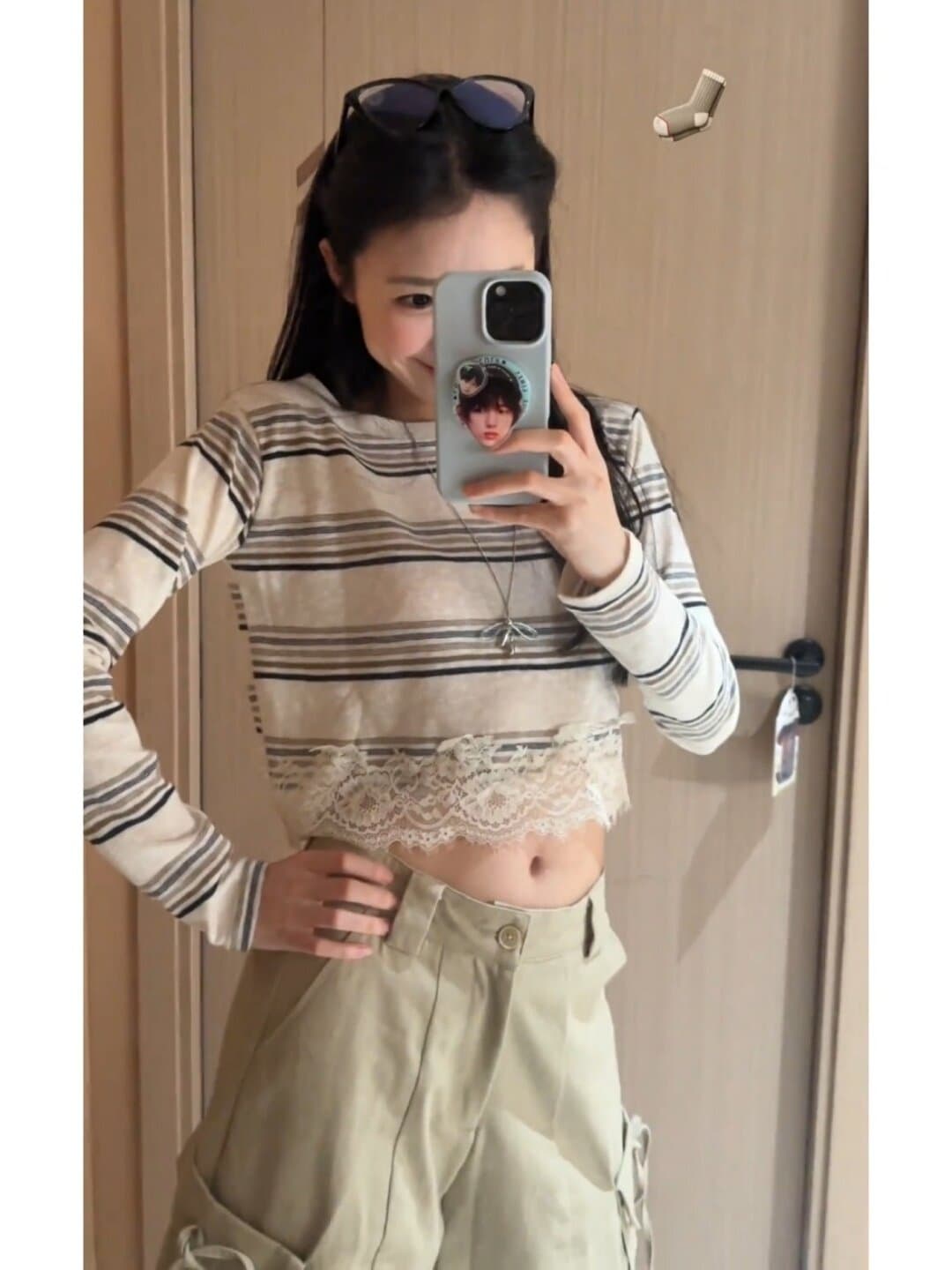 lukira 오후 느슨함 부서 스트라이프 레이스 쇼트 스타일 긴팔 티셔츠 수공 자수 맨위