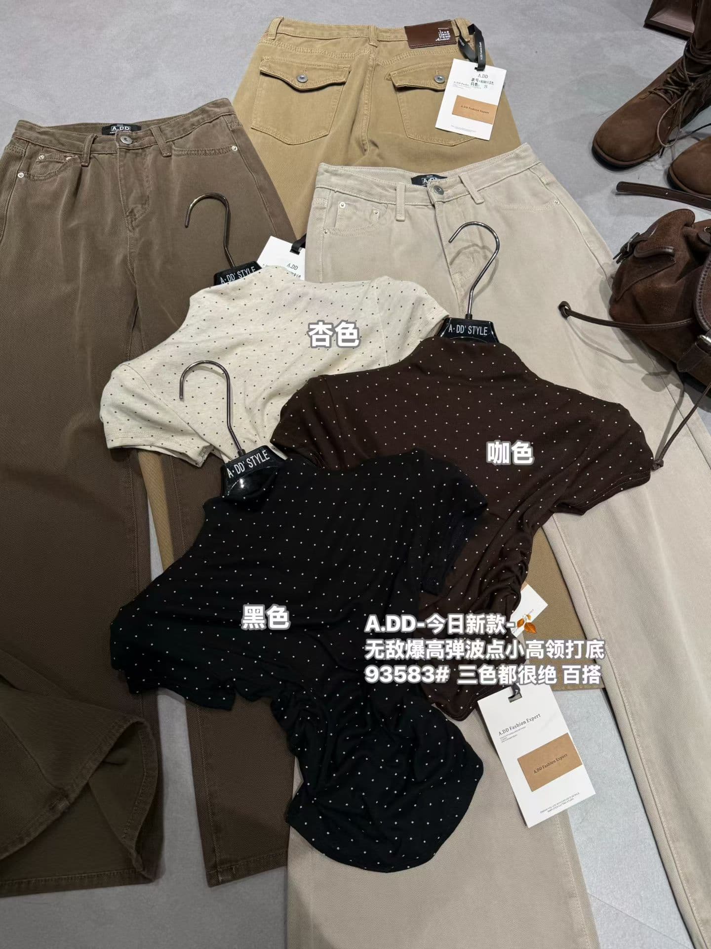 2026 이른 가을 새로운 도트 무늬 반팔 티셔츠 여성 작은 키 반하이넥 몸매 가꾸기 슬림해 보이는 쇼트 스타일 맨위 상세 이미지 1