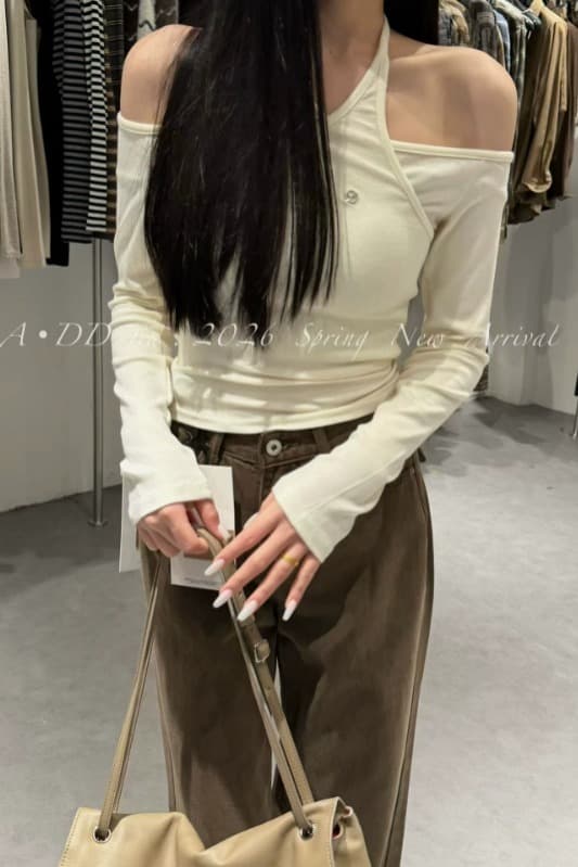 2026 가을 새로운 순수한 욕망 핫걸 행침 목 페이크 레이어드 긴팔 티셔츠 여성 몸매 가꾸기 비스듬한 칼라 오프숄더 쇼트 스타일 맨위 이미지 7