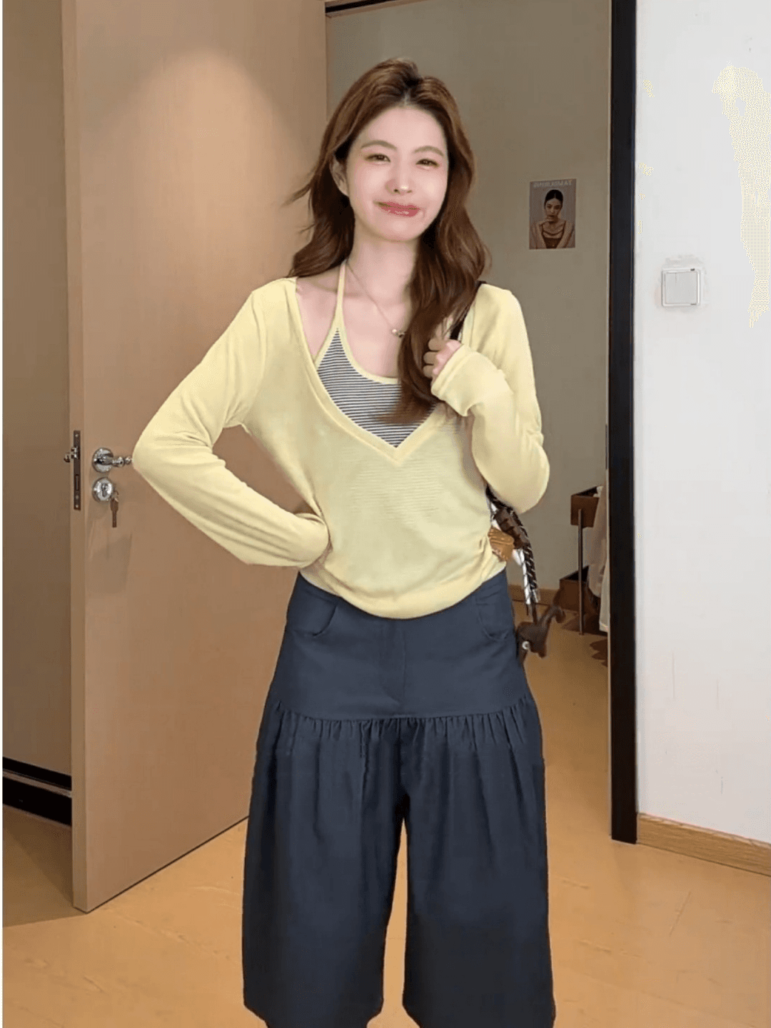 황색 페이크 레이어드 스트라이프 행침 목 긴팔 티셔츠 여성 2026 조기 가을 새로운 고유 한 아름다운 그레이트 봐. 의류 이미지 2