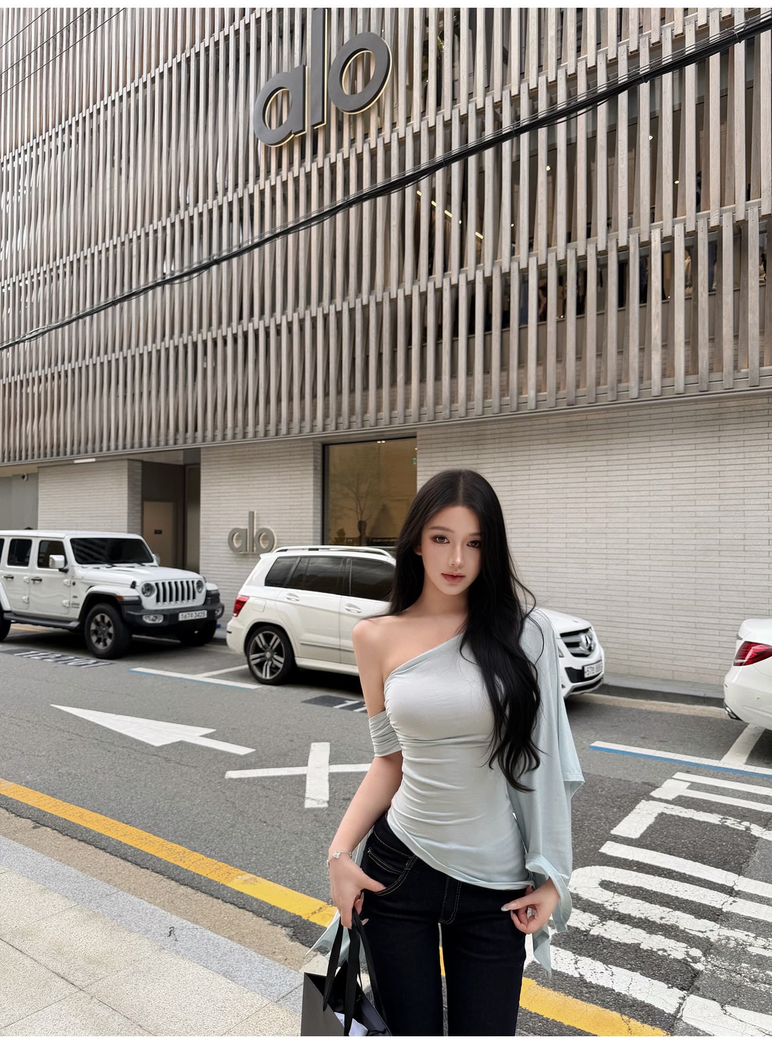 불규칙 비스듬한 어깨 디자인 티셔츠 리본 허리 수축 맨위 여성 상세 이미지 22