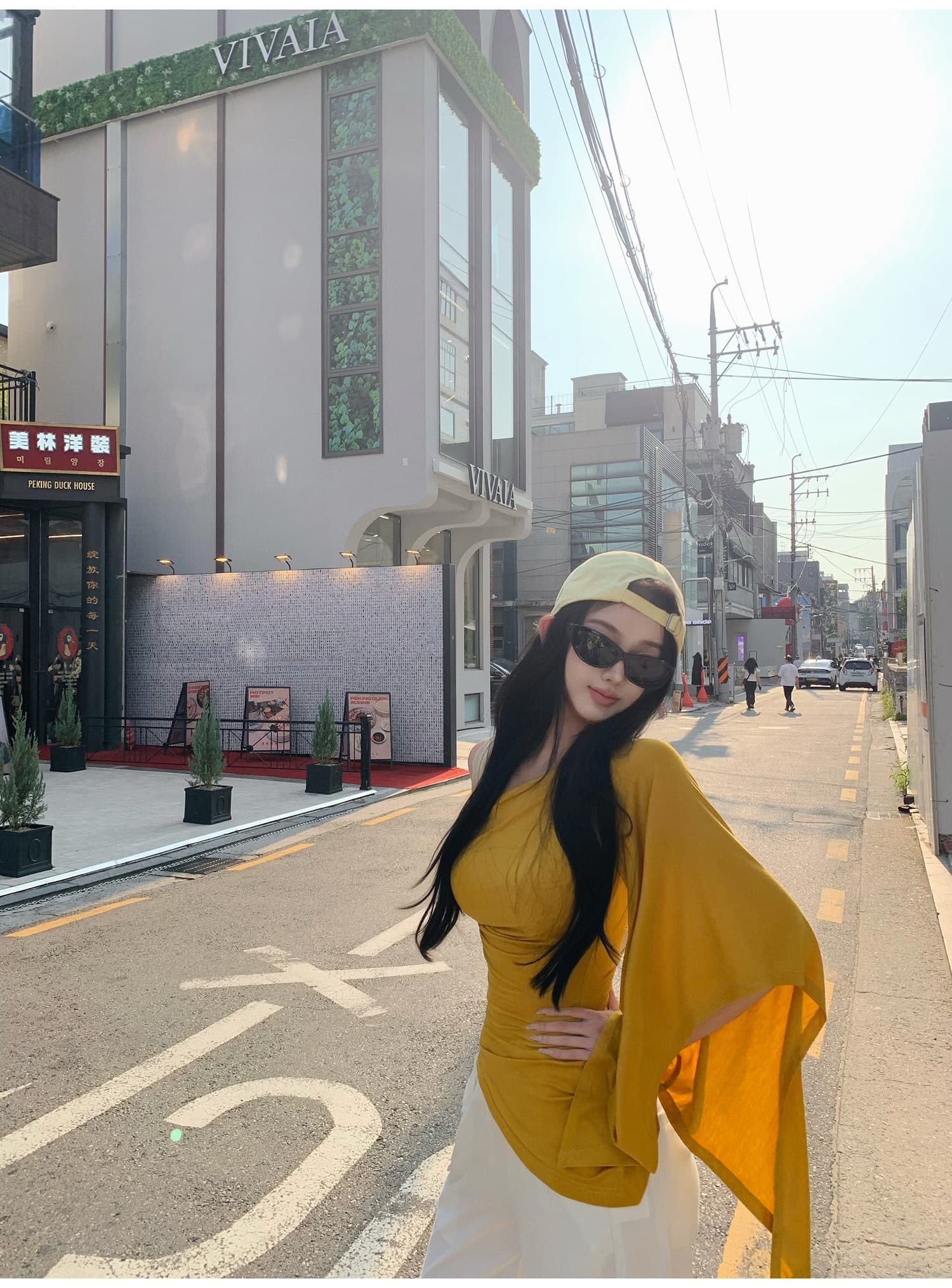 불규칙 비스듬한 어깨 디자인 티셔츠 리본 허리 수축 맨위 여성 상세 이미지 25
