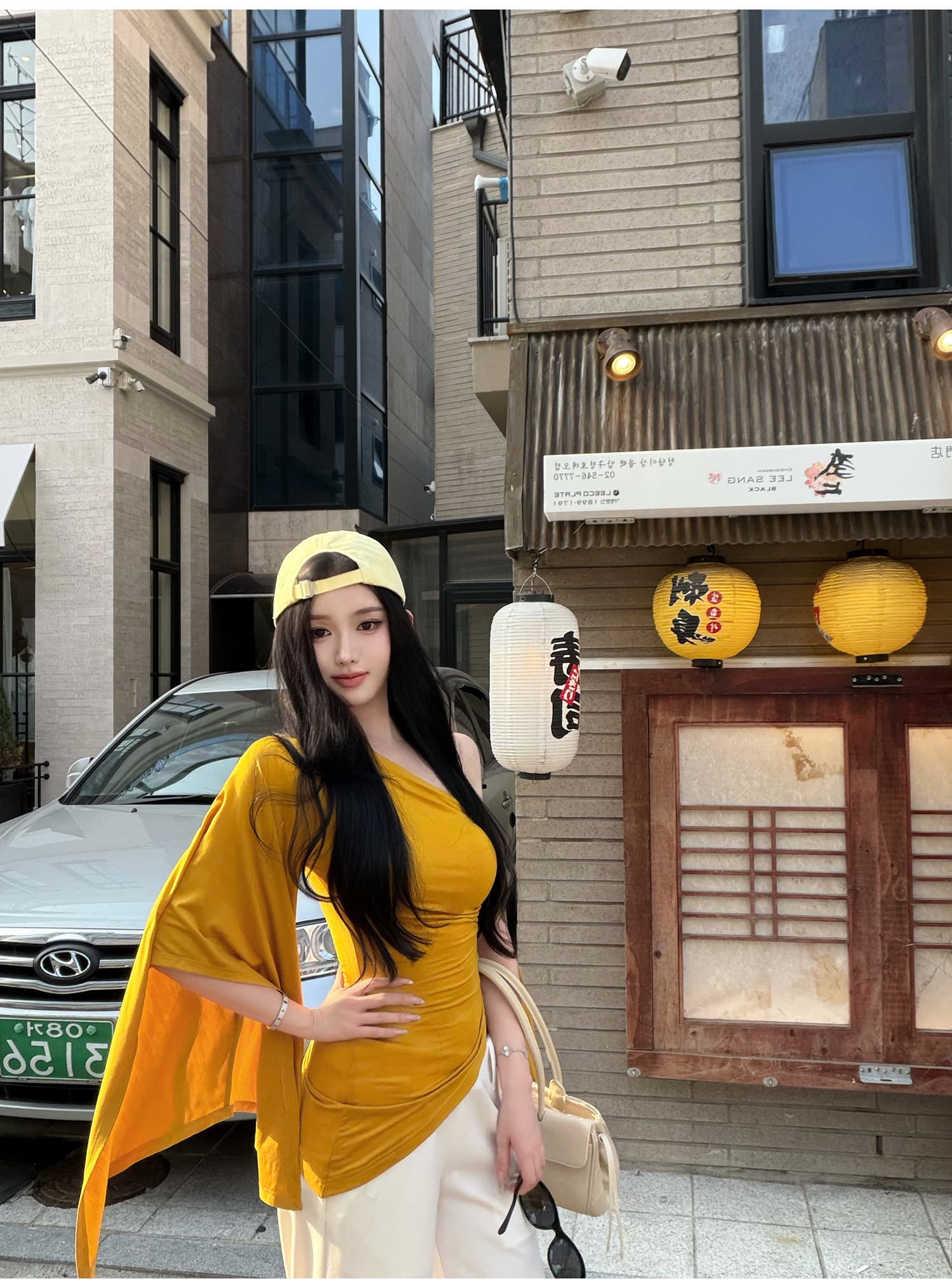 불규칙 비스듬한 어깨 디자인 티셔츠 리본 허리 수축 맨위 여성 상세 이미지 29