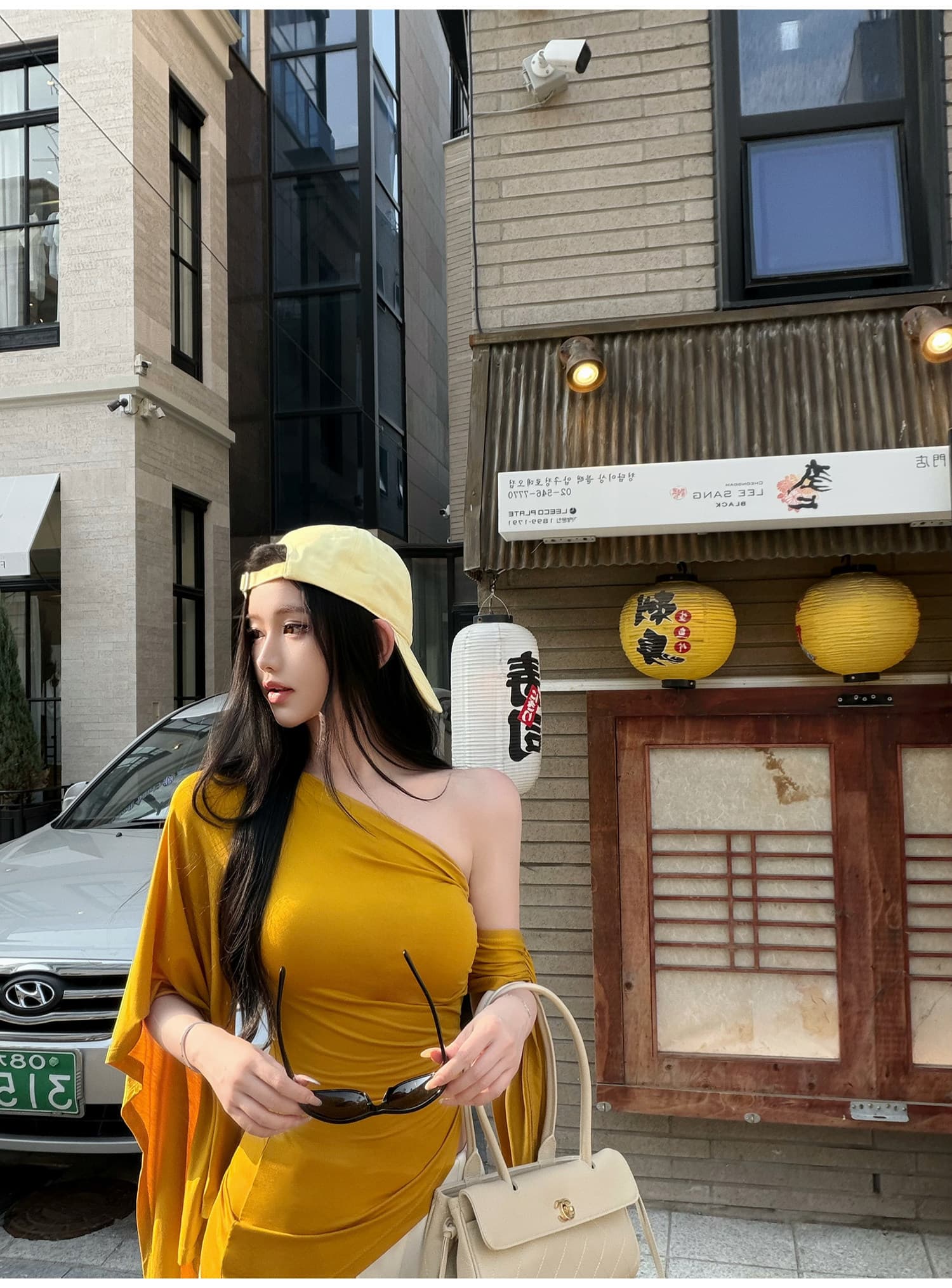 불규칙 비스듬한 어깨 디자인 티셔츠 리본 허리 수축 맨위 여성 상세 이미지 30