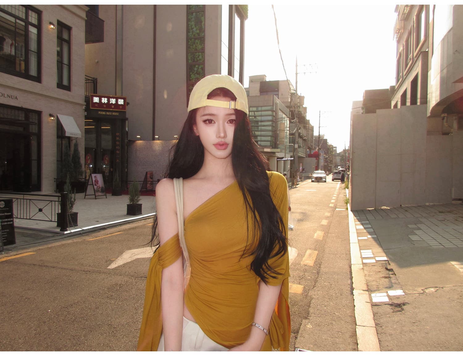 불규칙 비스듬한 어깨 디자인 티셔츠 리본 허리 수축 맨위 여성 상세 이미지 43