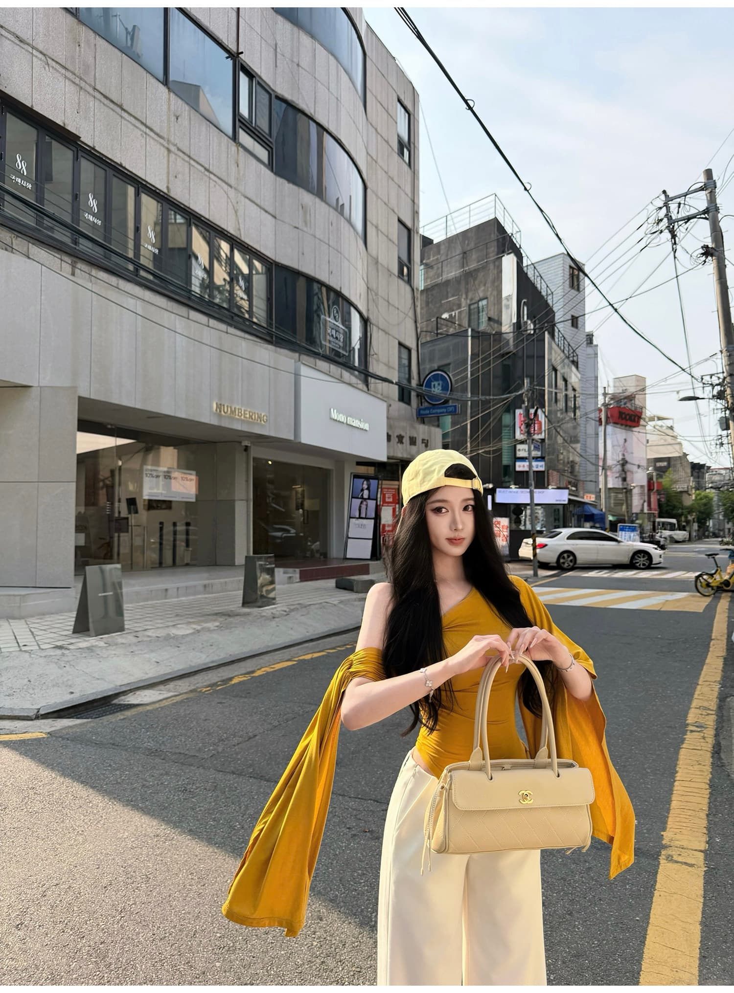 불규칙 비스듬한 어깨 디자인 티셔츠 리본 허리 수축 맨위 여성 상세 이미지 44