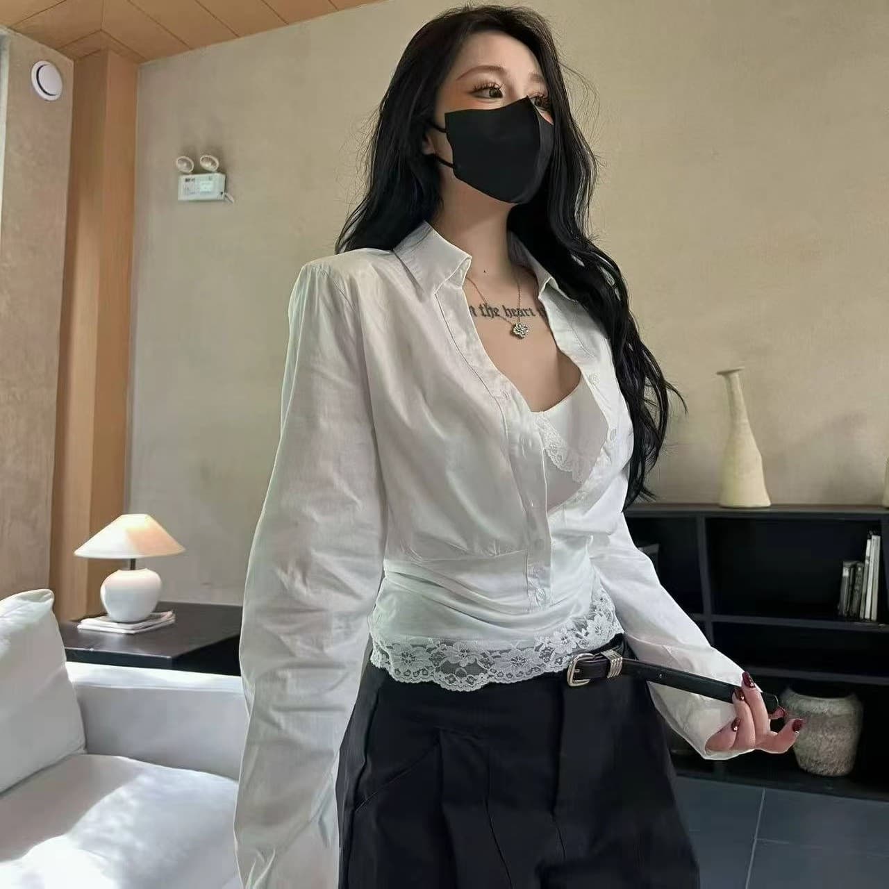 프랑스식 사소한 화이트 POLO 칼라 레이스 조각 꼬집기 허리 셔츠 고급 센스 빛 럭셔리 연령 감소 외국 가스 맨위 26 가을