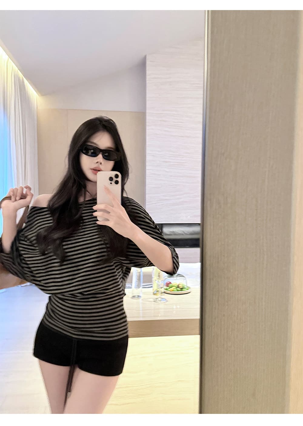 스트라이프 비스듬한 어깨 7부 소매 티셔츠 여성 슬림해 보이는 다용도 디자인 센스 오프숄더 이른 가을 맨위 상세 이미지 4