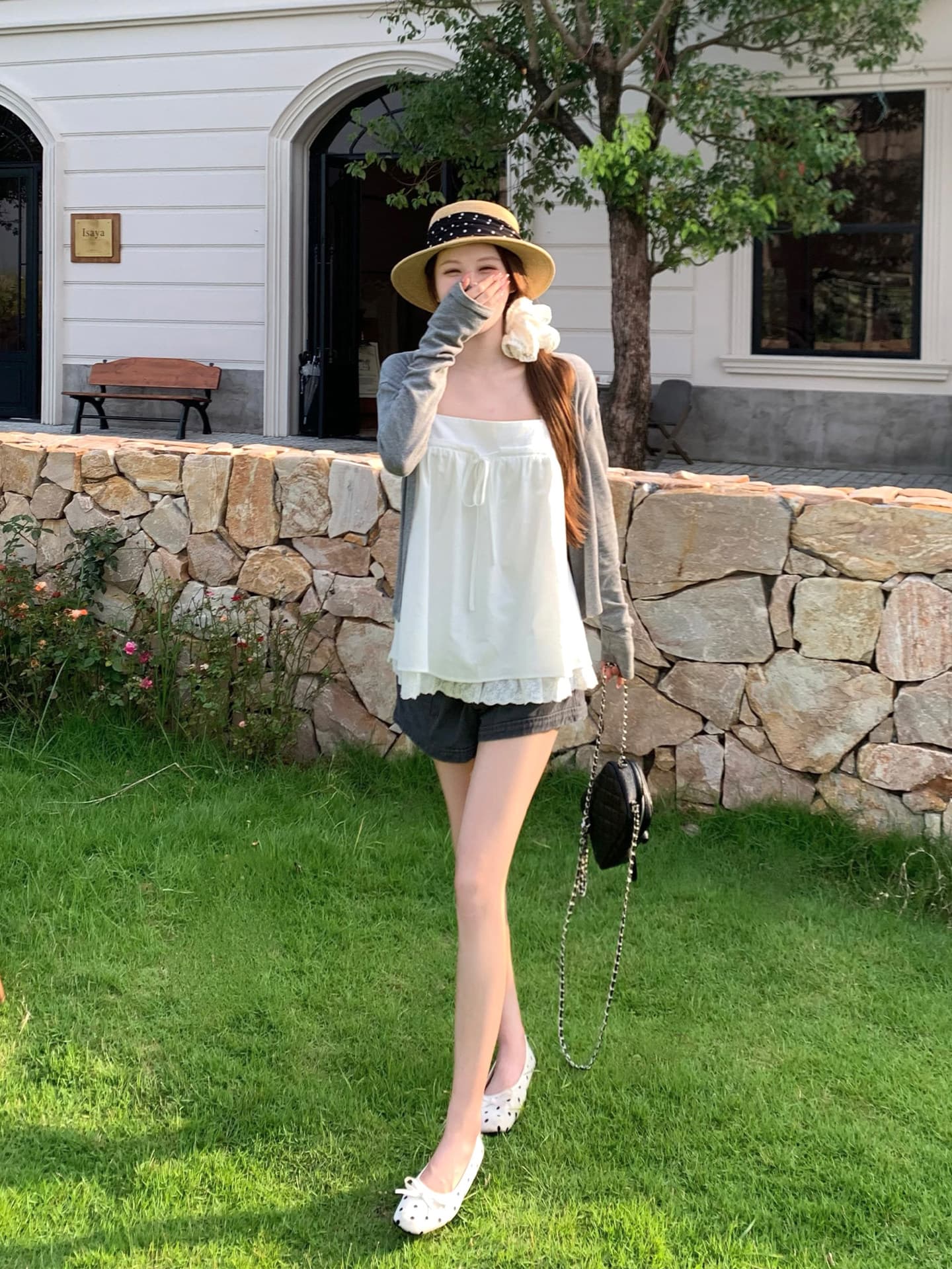 송 긍정적 인 En 화이트 캐미솔 인사이드 가져 가라. 가을 새로운 레이스 디자인 센스 루즈핏 한 부서 아름다운 작은 맨위 이미지 4