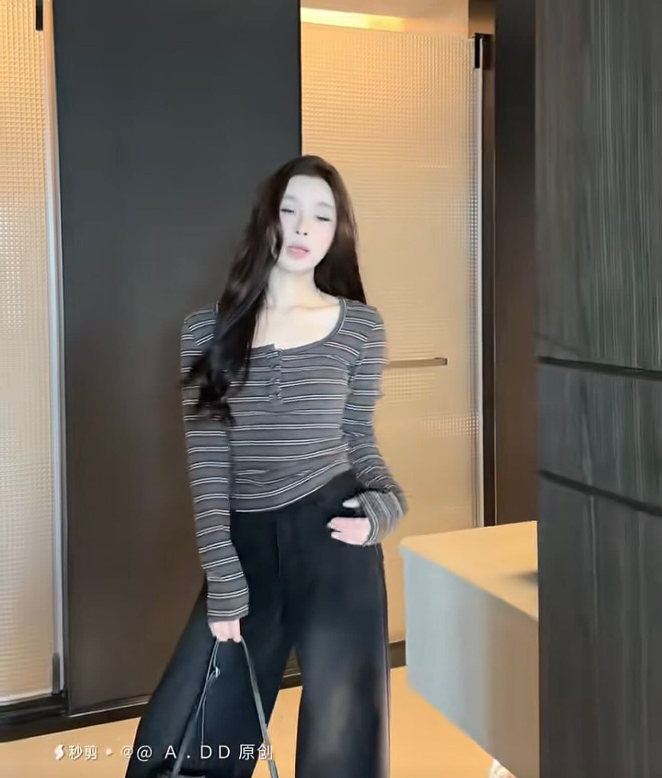 배색 스트라이프 한 부서 레트로 긴팔 티셔츠 여성 가을 새로운 몸매 가꾸기 단추 외국 가스 다용도 만나는 맨위 ins 상세 이미지 3