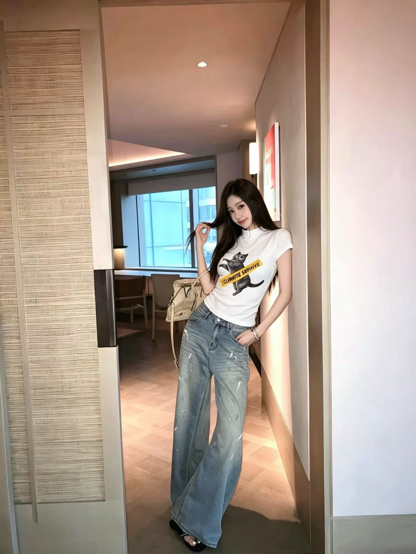 2026 이른 가을 새로운 검지 종이 고양이 프린트 스탠드 칼라 반팔 티셔츠 여성 몸매 가꾸기 슬림해 보이는 다용도 패션 맨위 트렌디 상세 이미지 7