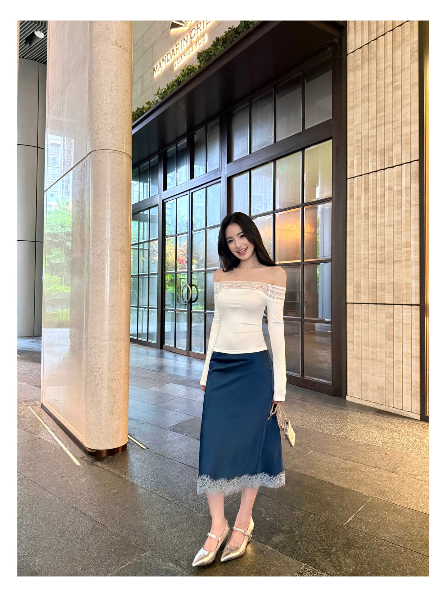 오프숄더 레이스 조각 긴팔 티셔츠 오프숄더 몸매 가꾸기 슬림해 보이는 품격 만나는 맨위 상세 이미지 17