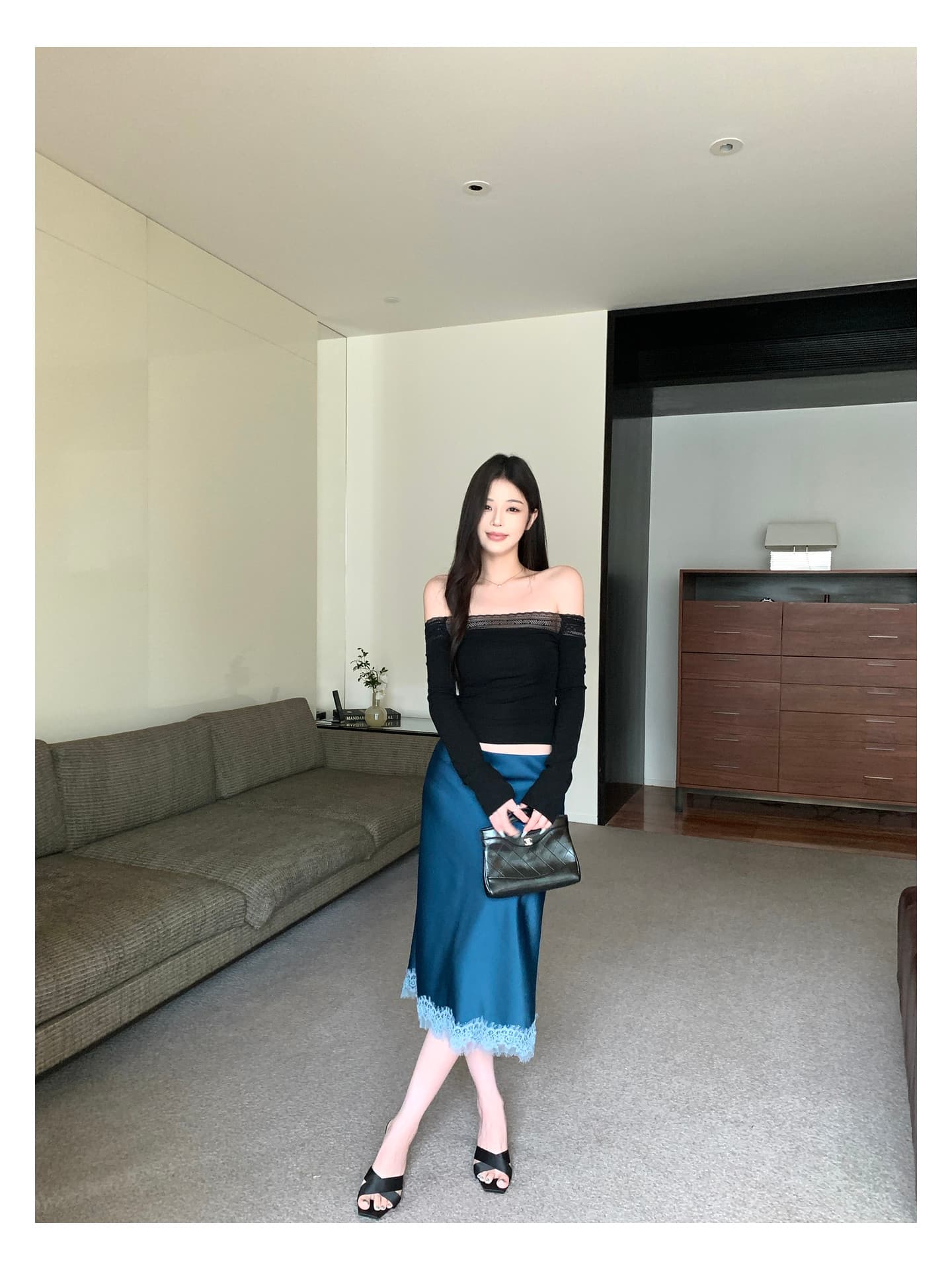 오프숄더 레이스 조각 긴팔 티셔츠 오프숄더 몸매 가꾸기 슬림해 보이는 품격 만나는 맨위 상세 이미지 38
