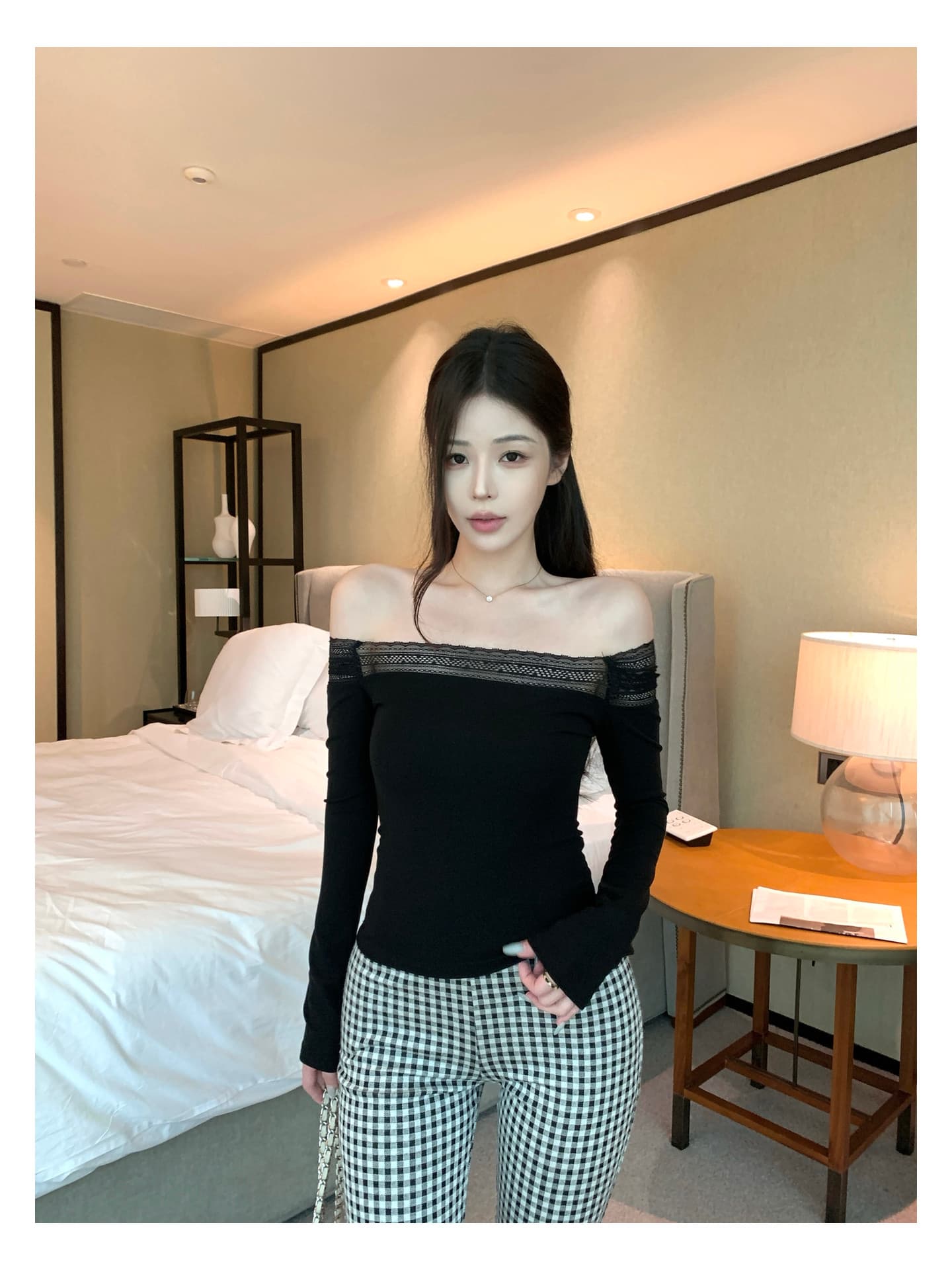 오프숄더 레이스 조각 긴팔 티셔츠 오프숄더 몸매 가꾸기 슬림해 보이는 품격 만나는 맨위 상세 이미지 41