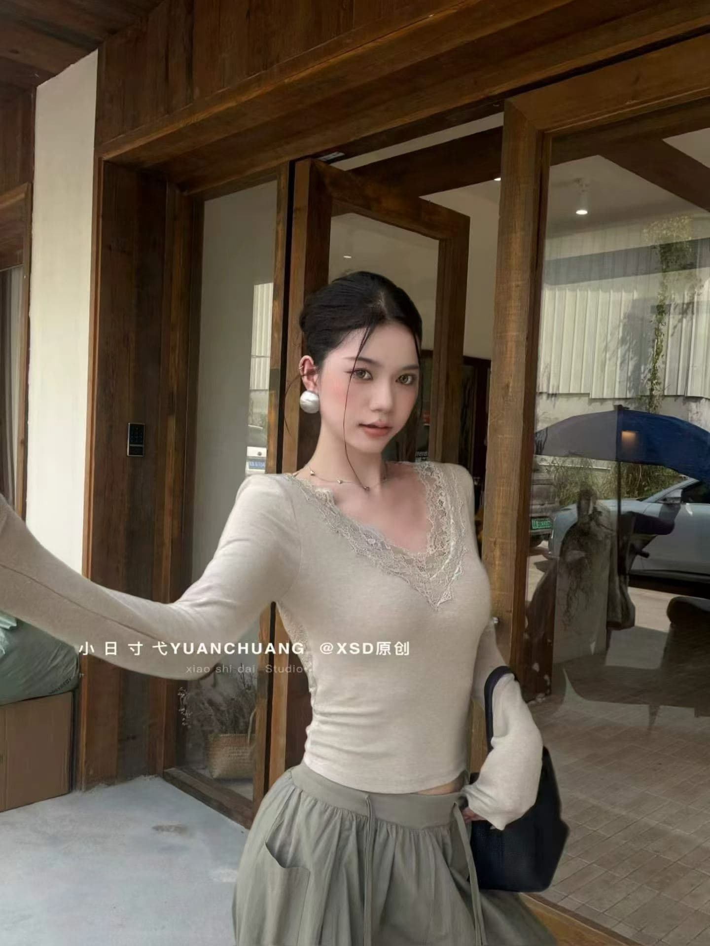 2026 가을 새로운 섹시함 레이스 조각 V넥 기본 셔츠 셔츠 백리스 몸매 가꾸기 슬림해 보이는 순수한 욕망 맨위 상세 이미지 19
