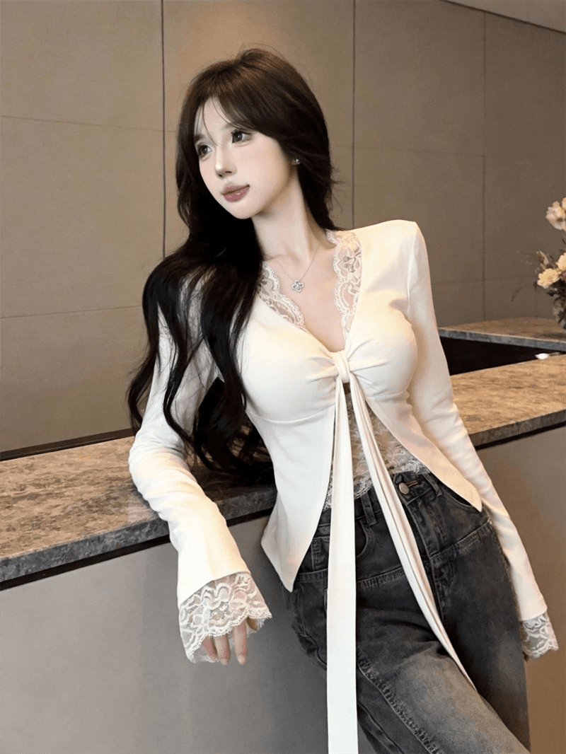 순수한 욕망 바람 섹시함 V넥 레이스 측면 페이크 레이어드 긴팔 티셔츠 여성 가을 새로운 인사이드 가져 가라. 벨트 가슴 패드 쇼트 스타일 맨위 상세 이미지 3