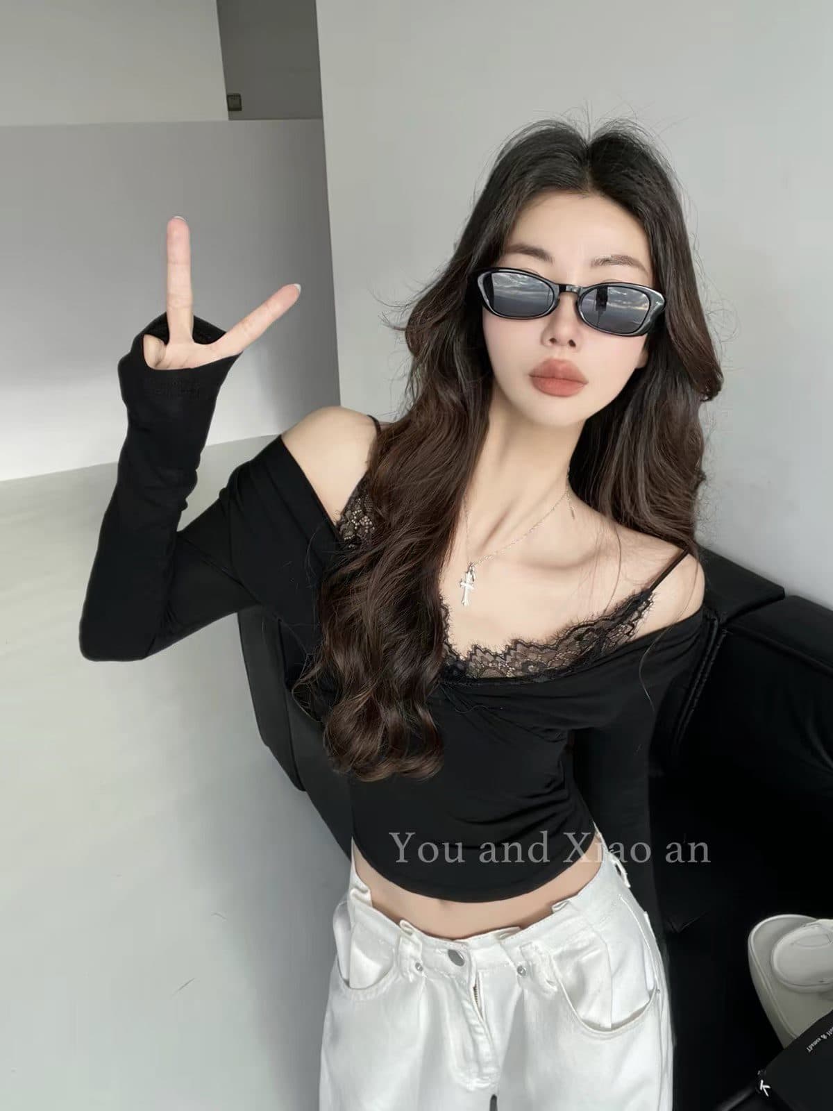 비틀림 행침 목 섹시함 레이스 홀로우 아웃 페이크 레이어드 순수한 욕망 핫걸 낮은 네크라인 긴팔 맨위 가을 겨울 새로운 기본 셔츠 이미지 2