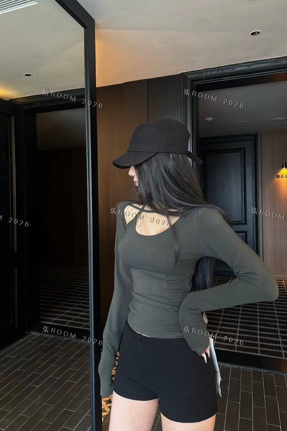 장 room 새로운 2026 가을 섹시함 홀로우 아웃 u 칼라 긴팔 행침 목 여성 몸매 가꾸기 기본 셔츠 핫걸 순수한 욕망 맨위 이미지 6