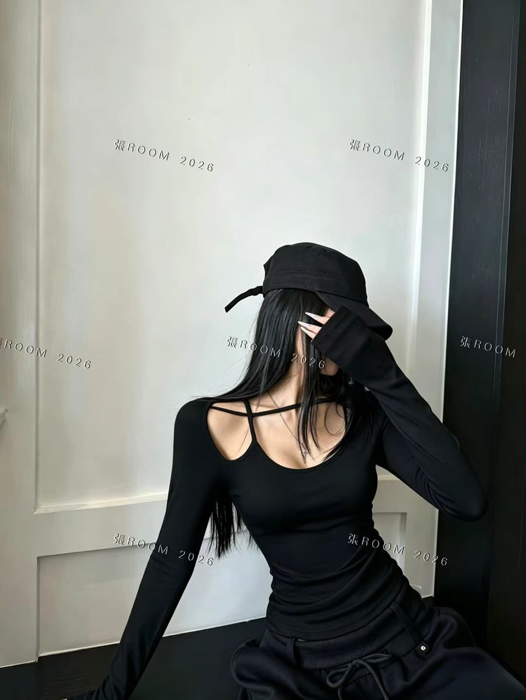 장 room 새로운 2026 가을 섹시함 홀로우 아웃 u 칼라 긴팔 행침 목 여성 몸매 가꾸기 기본 셔츠 핫걸 순수한 욕망 맨위 상세 이미지 1