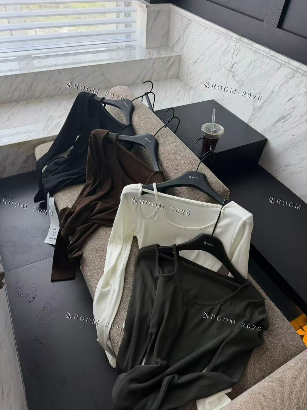 장 room 새로운 2026 가을 섹시함 홀로우 아웃 u 칼라 긴팔 행침 목 여성 몸매 가꾸기 기본 셔츠 핫걸 순수한 욕망 맨위 상세 이미지 22