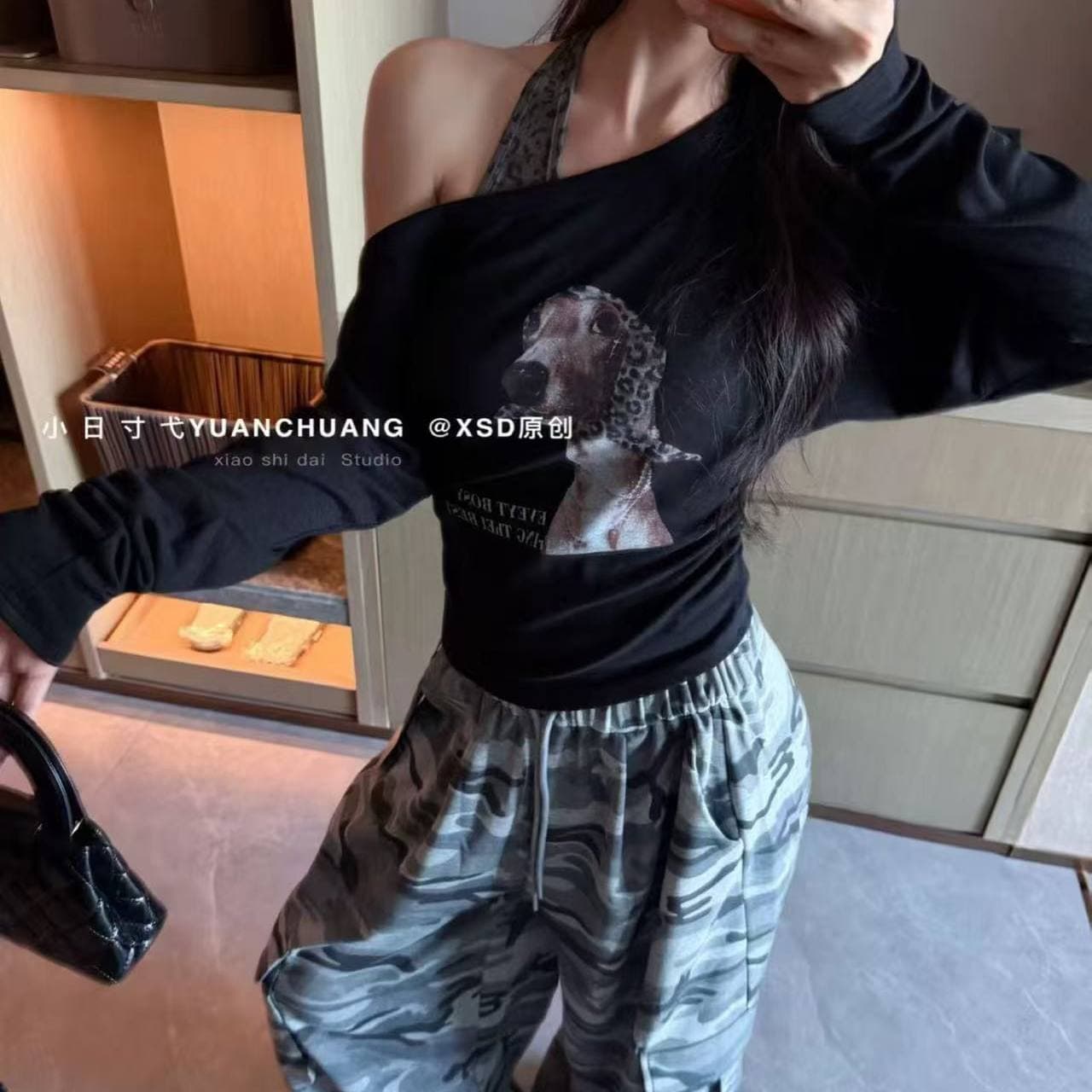 아메리칸 핫걸 패션 개 프린트 오프숄더 비스듬한 칼라 행침 목 페이크 레이어드 슬림해 보이는 긴팔 티셔츠 여성 가을 새로운 이미지 4