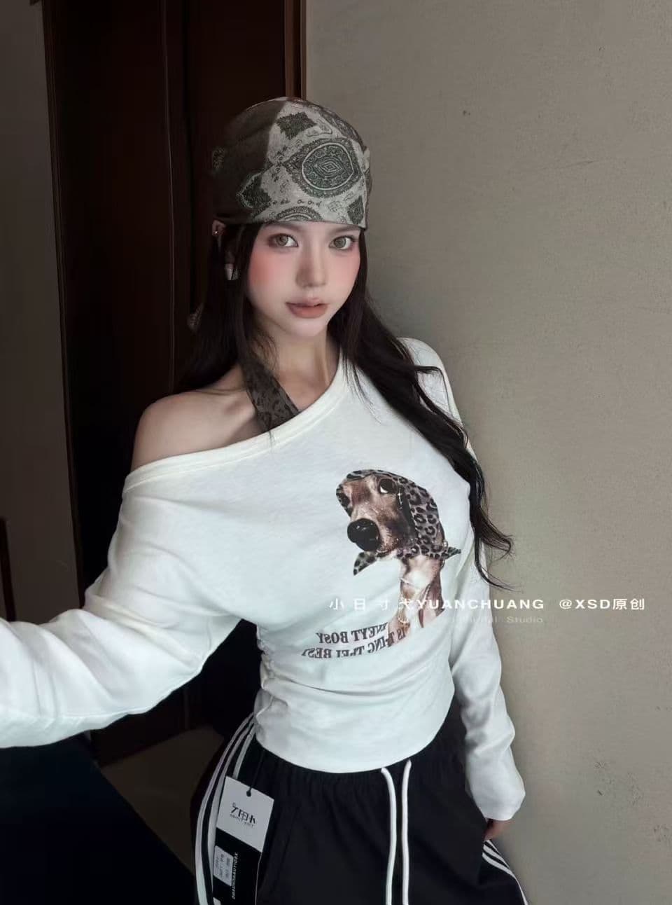 아메리칸 핫걸 패션 개 프린트 오프숄더 비스듬한 칼라 행침 목 페이크 레이어드 슬림해 보이는 긴팔 티셔츠 여성 가을 새로운 상세 이미지 3