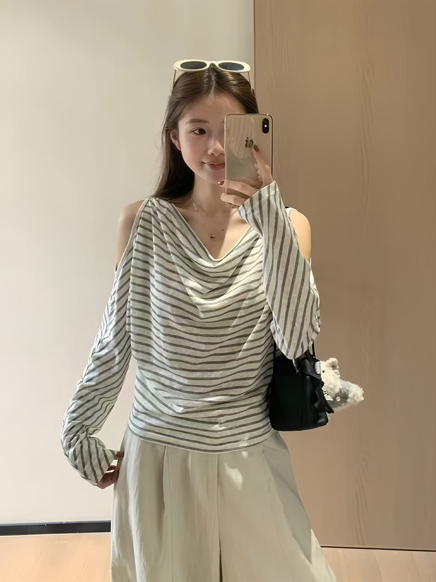 한 부서 디자인 센스 흔들다 칼라 오프숄더 긴팔 티셔츠 슬림해 보이는 루즈핏 느긋한 맨위 상세 이미지 2