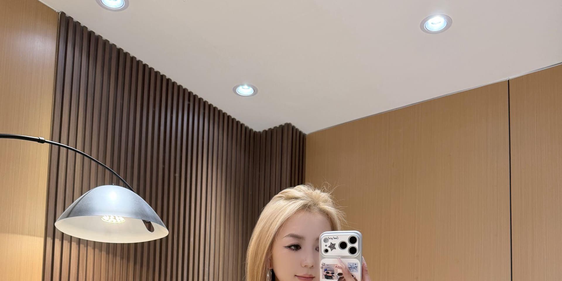 강아지 프린트 반하이넥 반팔 티셔츠 이른 가을 핫걸 몸매 가꾸기 패션 슬림해 보이는 다용도 캐주얼 맨위 여성 상세 이미지 1