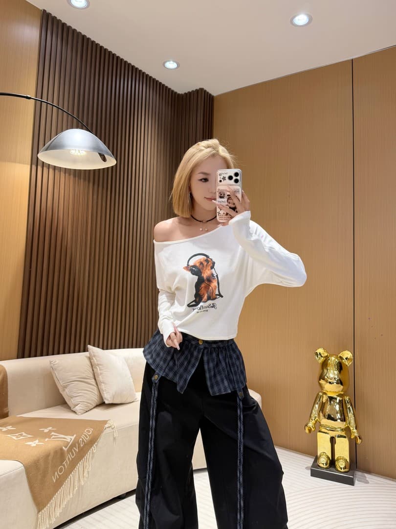 강아지 프린트 오프숄더 긴팔 티셔츠 가을 패션 핫걸 몸매 가꾸기 슬림해 보이는 다용도 캐주얼 맨위 이미지 3