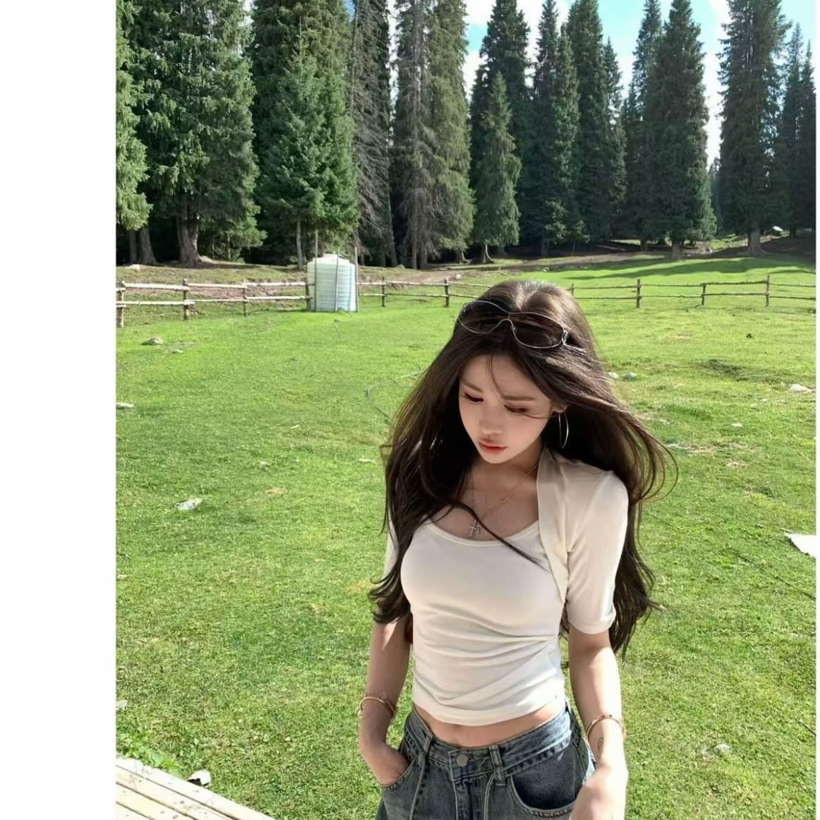 아메리칸 핫걸 섹시함 패키지 어깨 중간 소매 티셔츠 가을 새로운 몸매 가꾸기 슬림해 보이는 하이웨이스트 쇼트 스타일 직각 어깨 의류 이미지 2