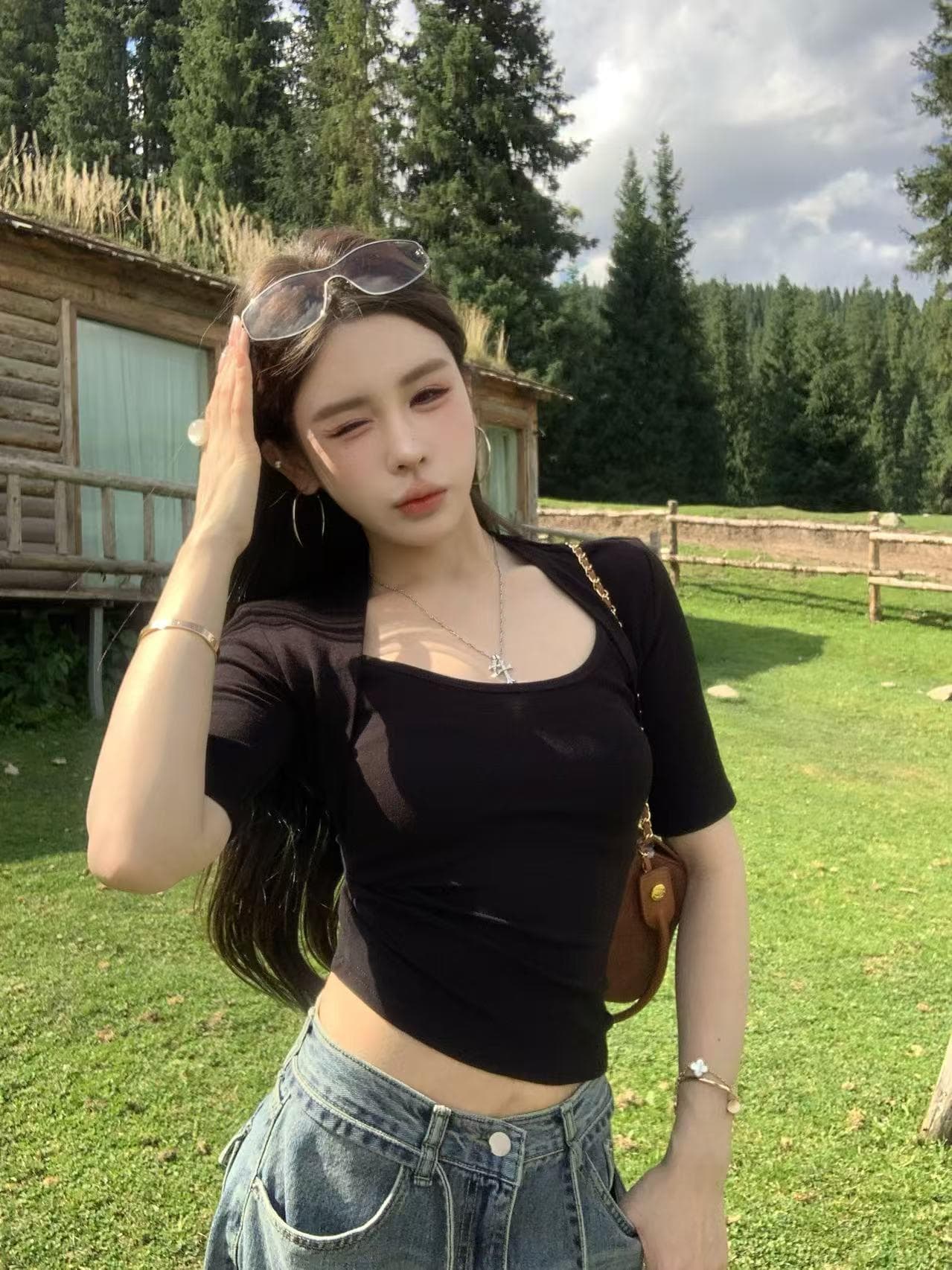 아메리칸 핫걸 섹시함 패키지 어깨 중간 소매 티셔츠 가을 새로운 몸매 가꾸기 슬림해 보이는 하이웨이스트 쇼트 스타일 직각 어깨 의류 상세 이미지 5