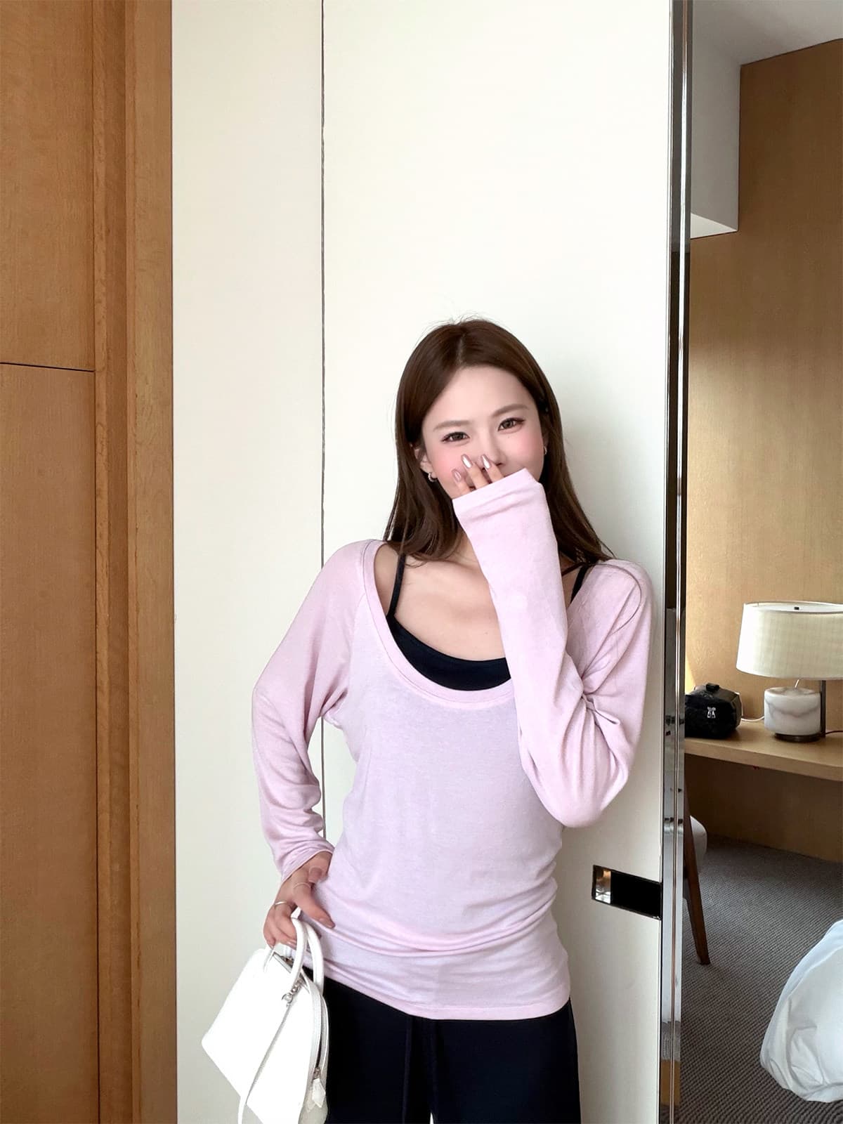 한 여성 편안함 슬림해 보이는 맨위 얇은 스타일 긴팔 티셔츠 슬립 사실 두 조각 벨트 패드 상세 이미지 16