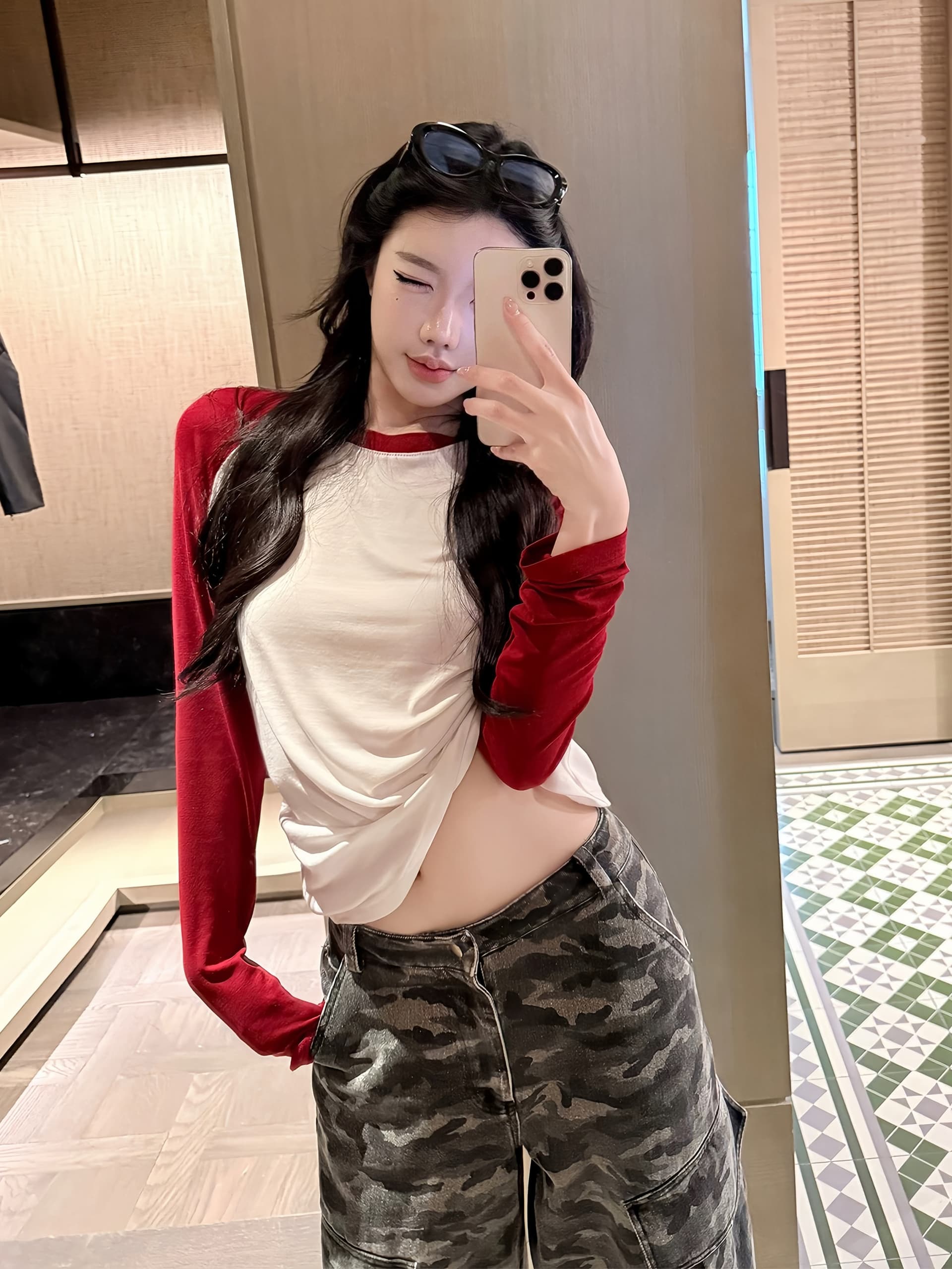 한 부서 스트라이프 패치워크 색상 라운드 넥 긴팔 티셔츠 가을 여성 2026 새로운 얇은 스타일 캐주얼 다용도 느슨함 바람 맨위 이미지 3