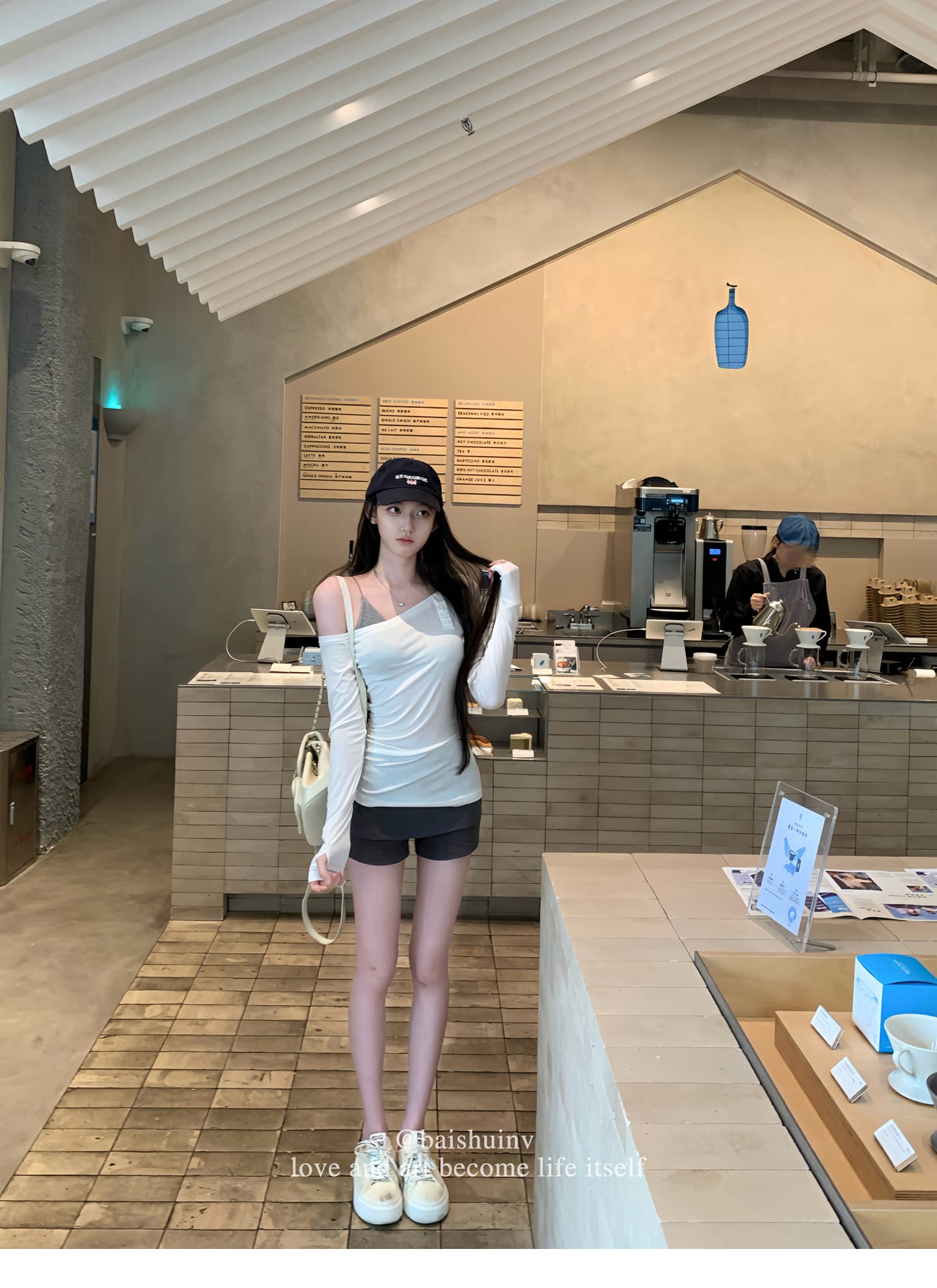 화이트 워터 여성 soft 한 여성 산소 세트 그룹 라이 경기 서울 비스듬한 어깨 티셔츠 계단식 반바지 여성 이른 가을 부드러운 맨위 상세 이미지 5