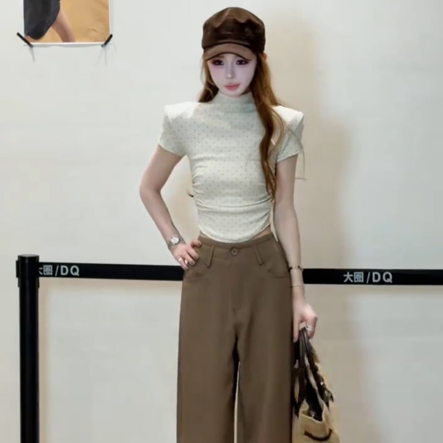 한 부서 핫걸 바람 도트 무늬 스탠드 칼라 반팔 티셔츠 여성 이른 가을 새로운 몸매 가꾸기 슬림해 보이는 인사이드 가져 가라. 만나는 쇼트 스타일 맨위 상세 이미지 1