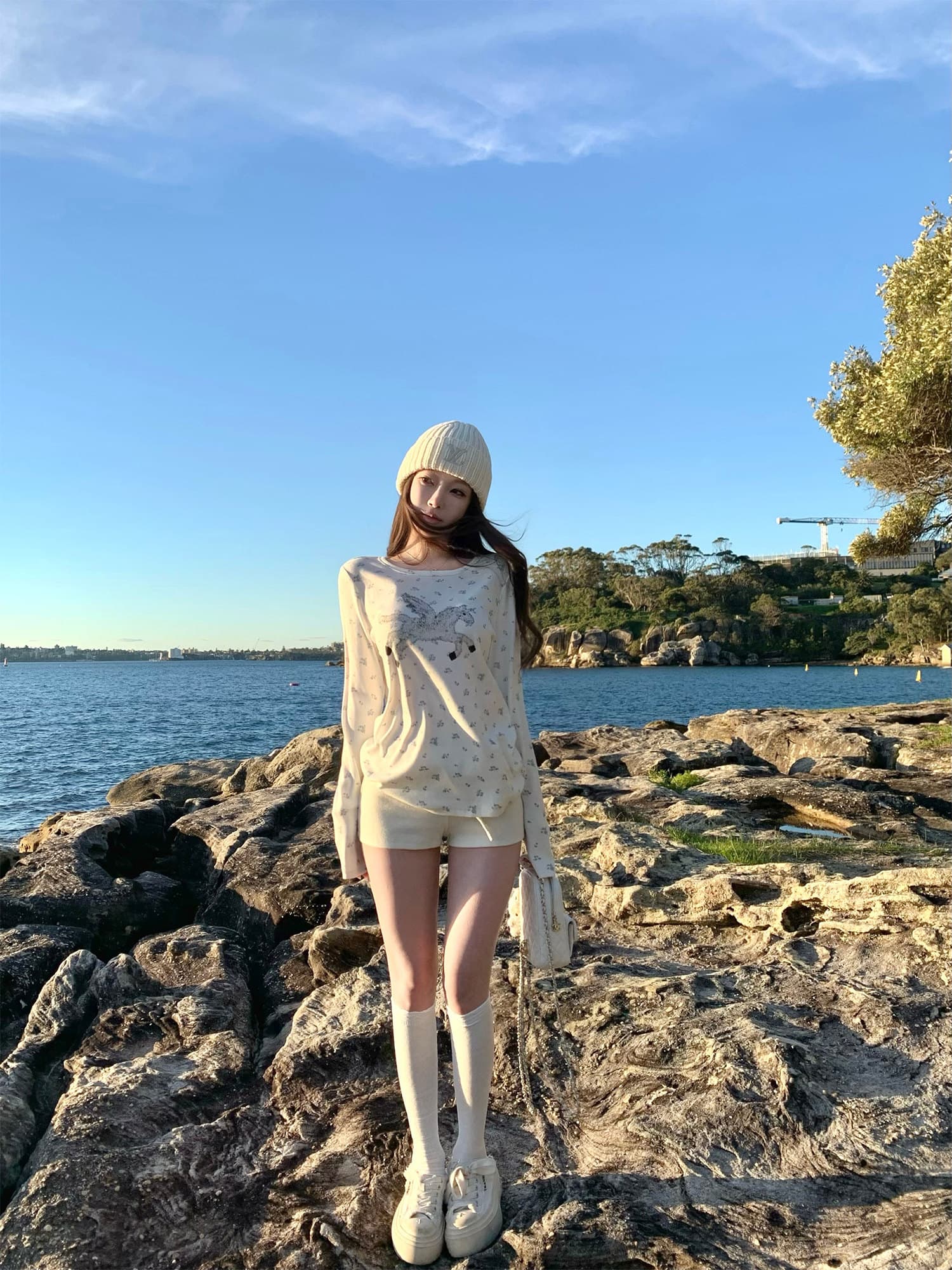 suuuicee 캡처 꿈 유니콘 전체 인쇄 작은 꽃무늬 구덩이 기사 질감 센스 캐주얼 라운드 넥 긴팔 티셔츠 상세 이미지 2