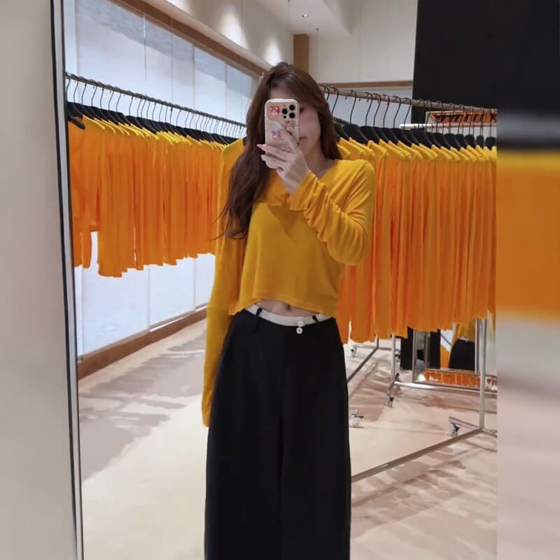 핫걸 바람 주황색 V넥 긴팔 티셔츠 여성 조기 가을 캐주얼 다용도 자외선 차단 블라우스 기본 셔츠 쇼트 스타일 맨위 상세 이미지 3