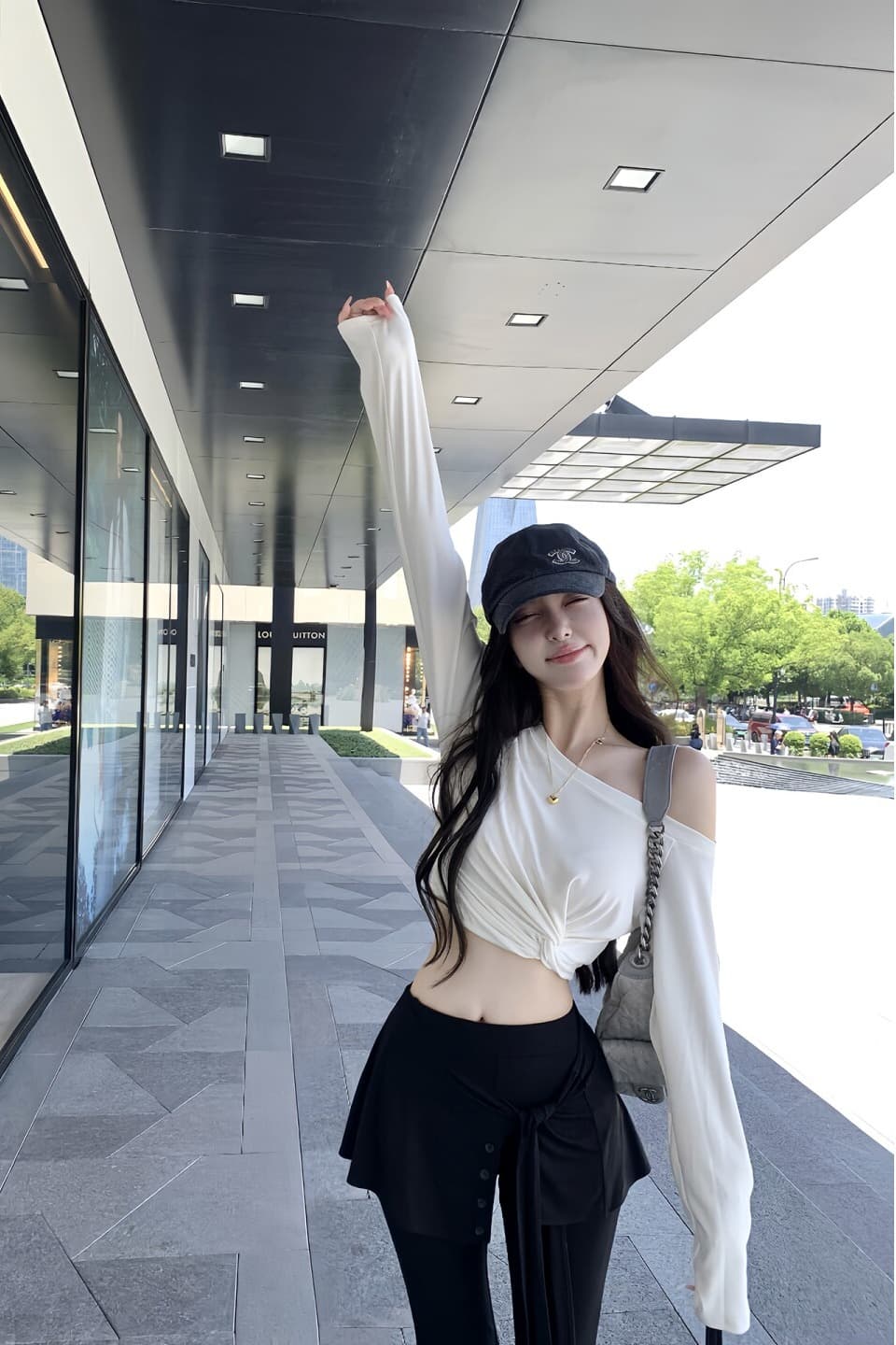 비스듬한 어깨 긴팔 티셔츠 쇼트 스타일 이미지 6
