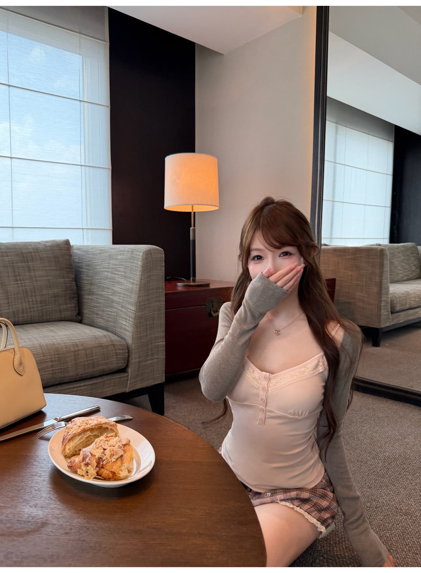 빅 브이 넥 레이스 조각 긴팔 맨위 세트 여성 가을 새로운 달콤함 착용 가져 가라. 몸매 가꾸기 슬림해 보이는 투피스 세트 이미지 3