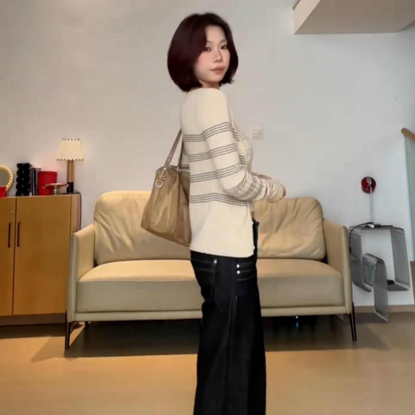 빛 요리 한 코치 전체 집합 착용 가져 가라. 가을 의상 여자 2026 새로운 스트라이프 니트 오픈 가디건 캐미솔 투피스 세트 상세 이미지 4