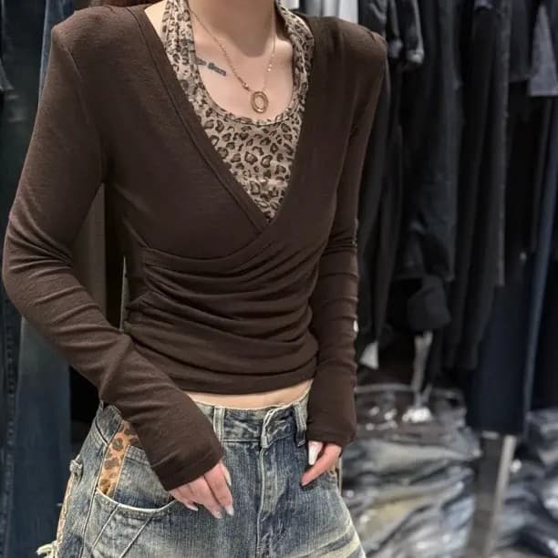 핫걸 레오파드 무늬 행침 목 페이크 레이어드 긴팔 티셔츠 기본 셔츠 여성 몸매 가꾸기 이미지 2