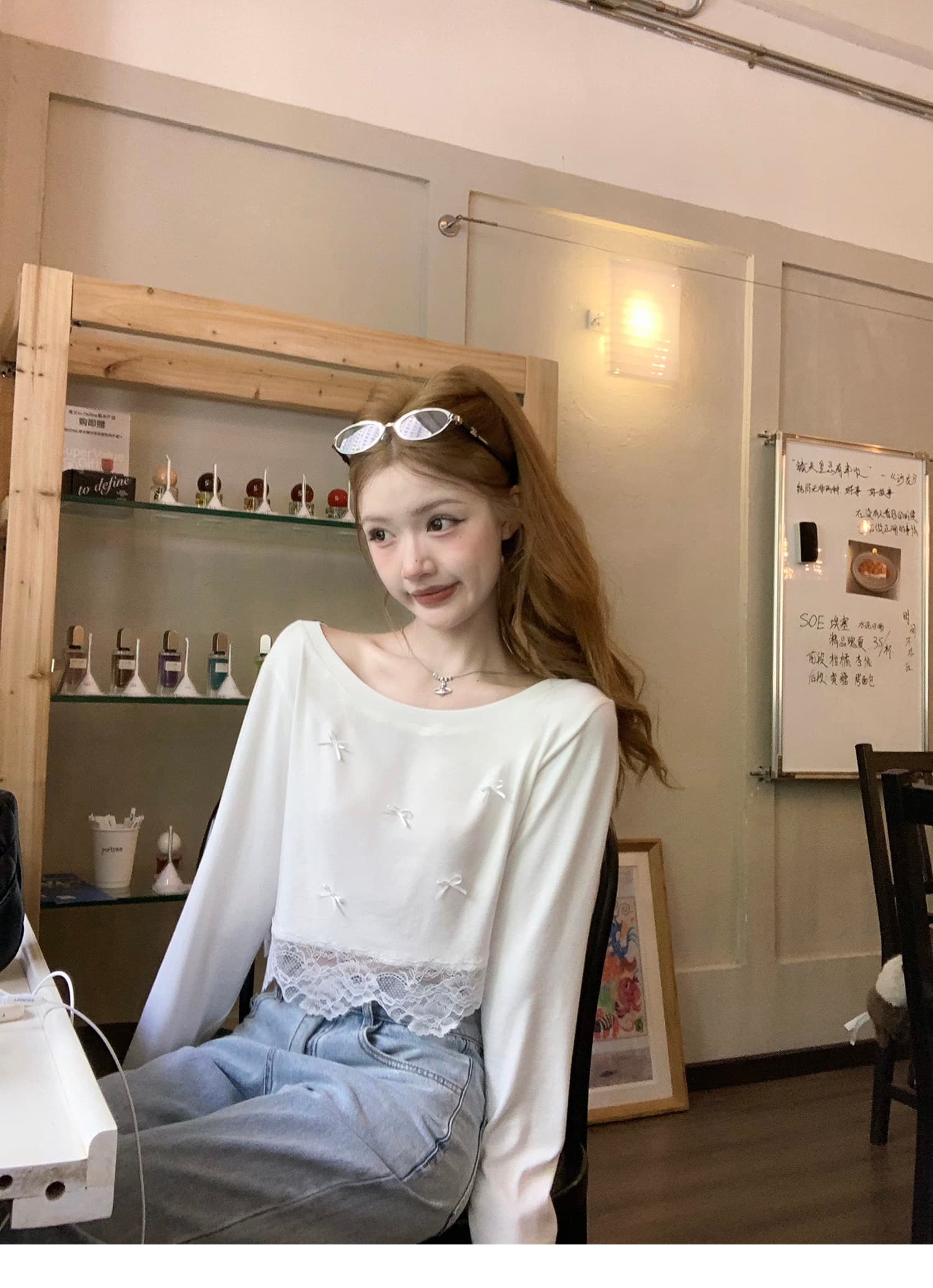 크림 레이스 t 느슨함 센스 비스듬한 어깨 대 칼라 느긋한 레이스 긴팔 티셔츠 이미지 4