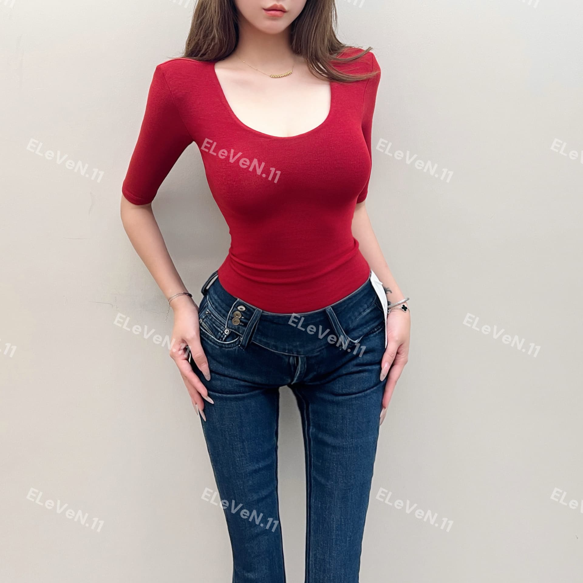 섹시함 u 칼라 5 점 소매 티셔츠 여성 2026 가을 새로운 슬림해 보이는 몸매 가꾸기 품격 단색 만나는 중간 소매 맨위 상세 이미지 5