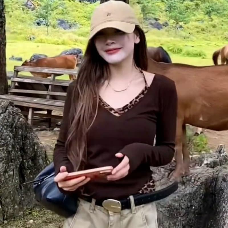 레트로 스타일 레오파드 무늬 패치워크 V넥 긴팔 티셔츠 여성 가을 새로운 디자인 센스 몸매 가꾸기 슬림해 보이는 인사이드 가져 가라. 만나는 맨위 이미지 5